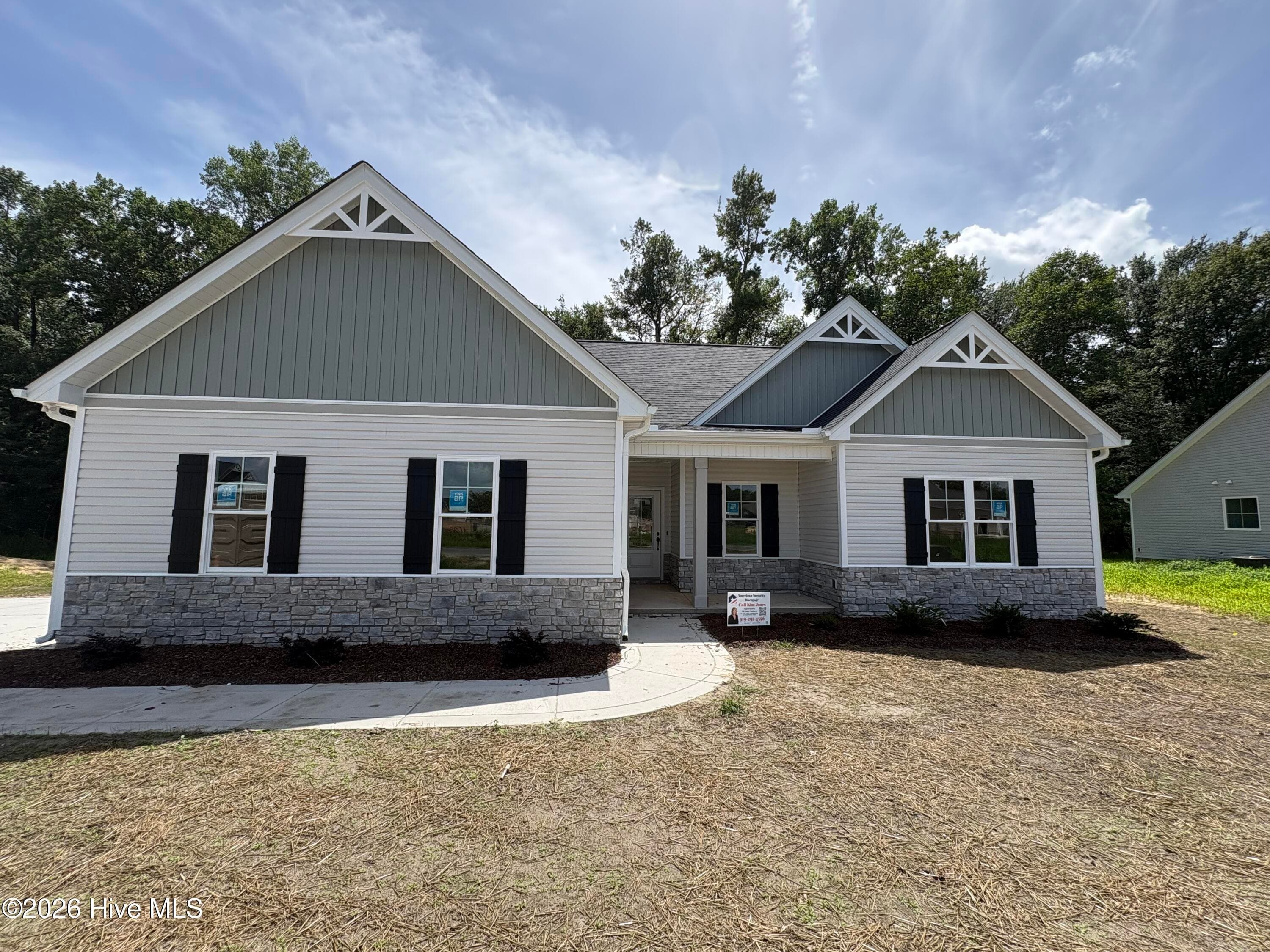 Single Family Residence at 3704 Huntcliff Drive, La Grange, NC 28551, photo 9 of 100
