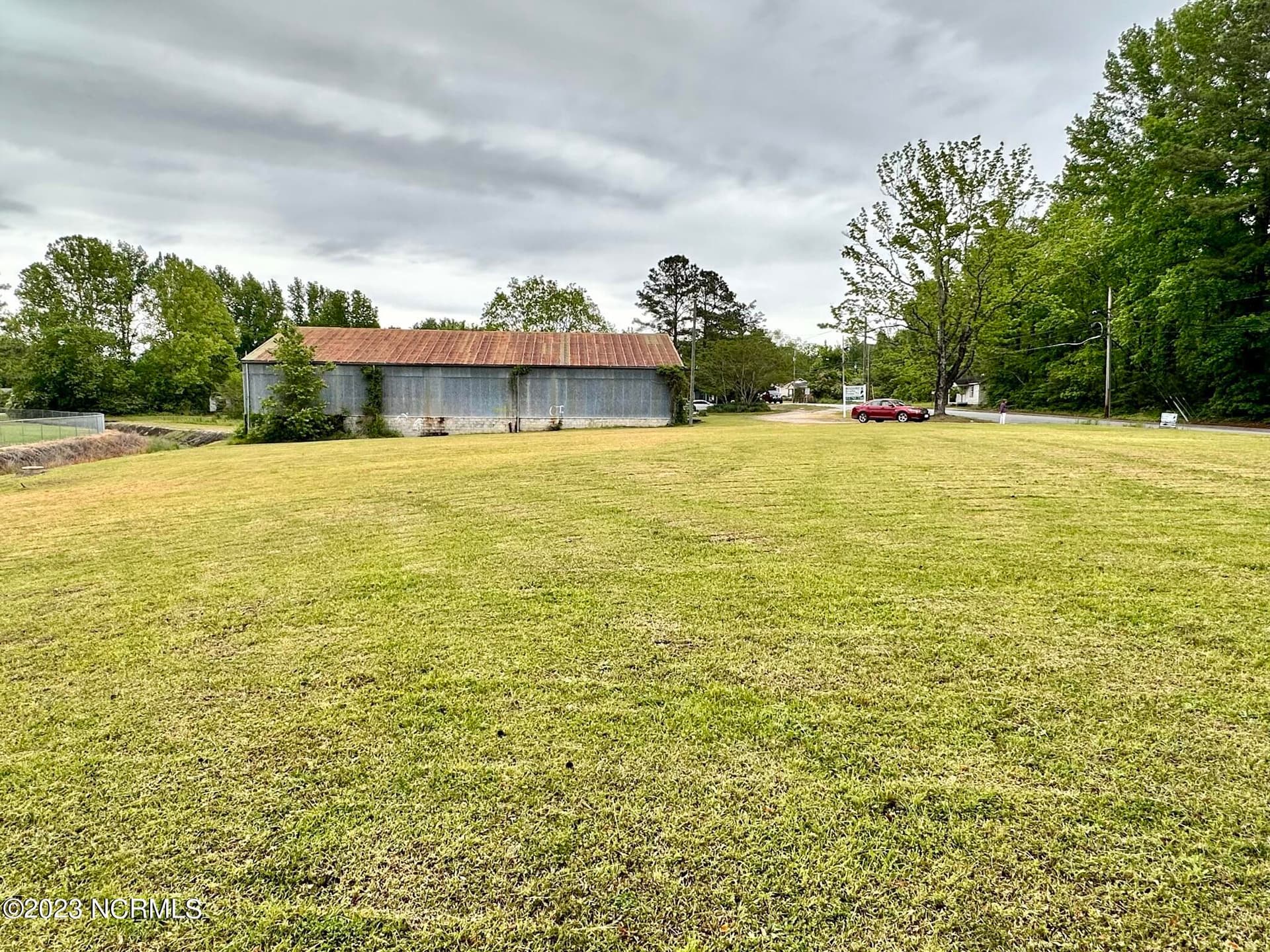 Deeded Parking at 818 W Main Street, Williamston, NC 27892, photo 19 of 20