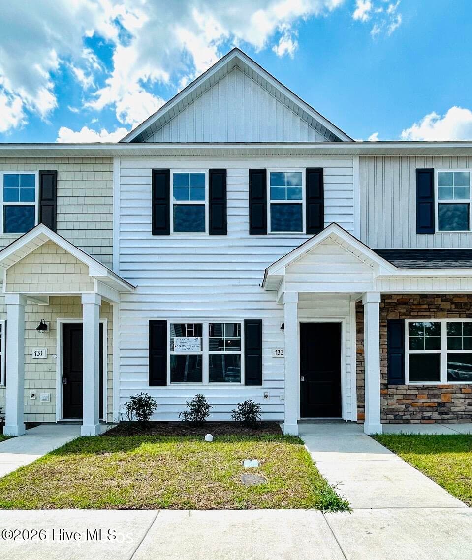 Townhouse at 733 Cross Bridge Way, Sneads Ferry, NC 28460, photo 6 of 48