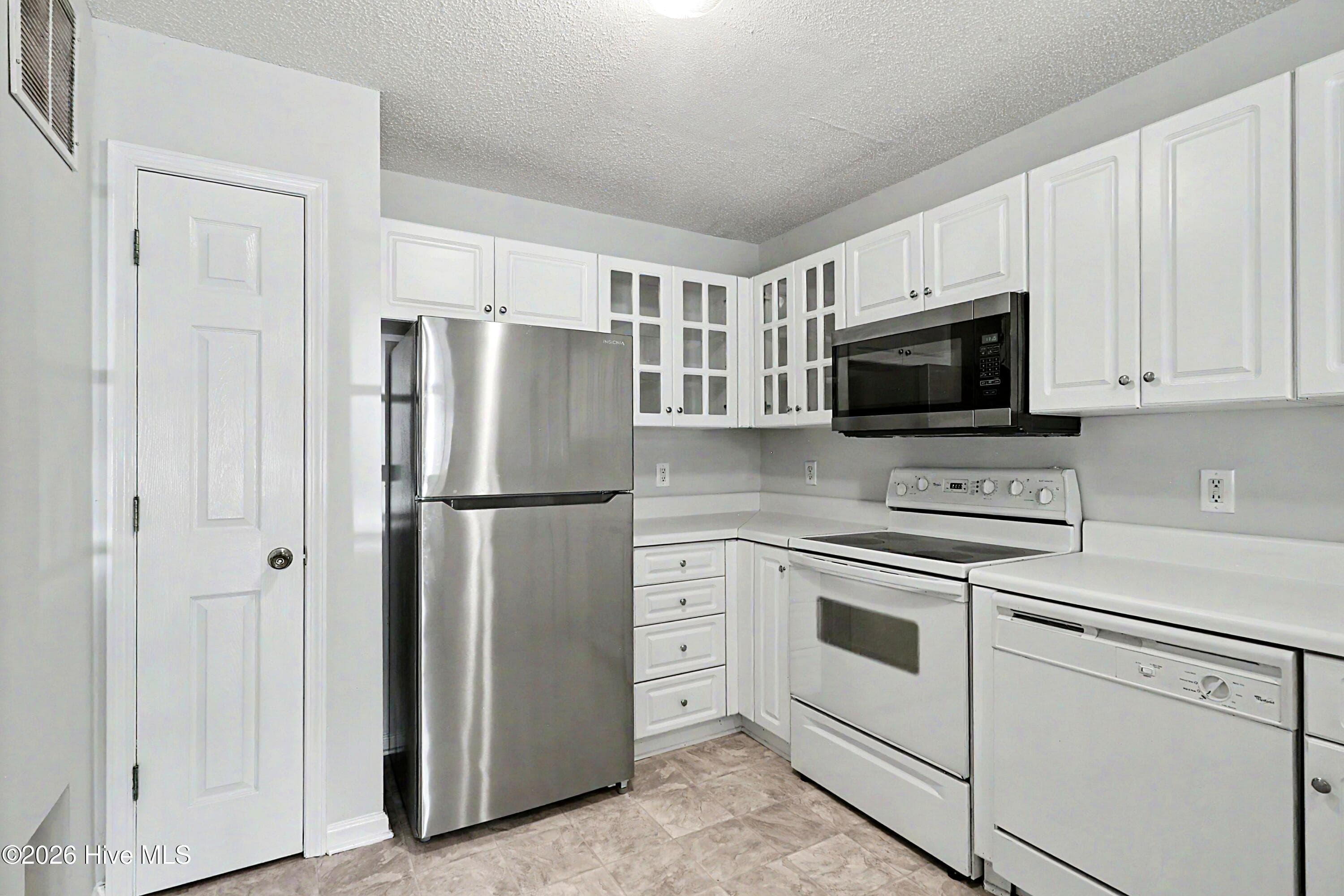 Condominium at 4140 Breezewood Drive Unit 104, Wilmington, NC 28412, photo 12 of 38