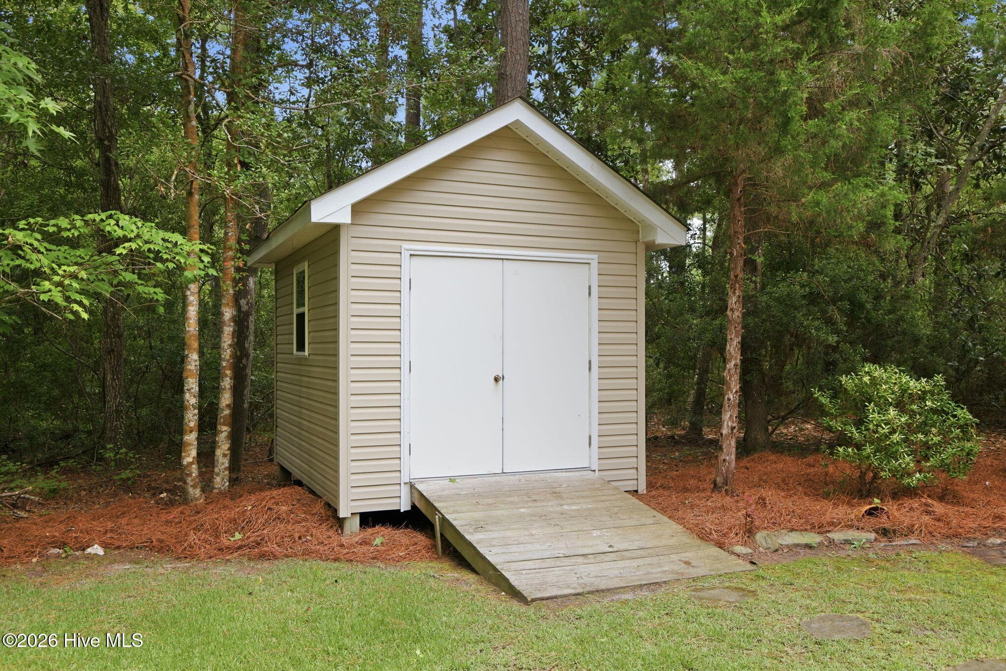 Single Family Residence at 311 Winding Woods Way, Beaufort, NC 28516, photo 14 of 66