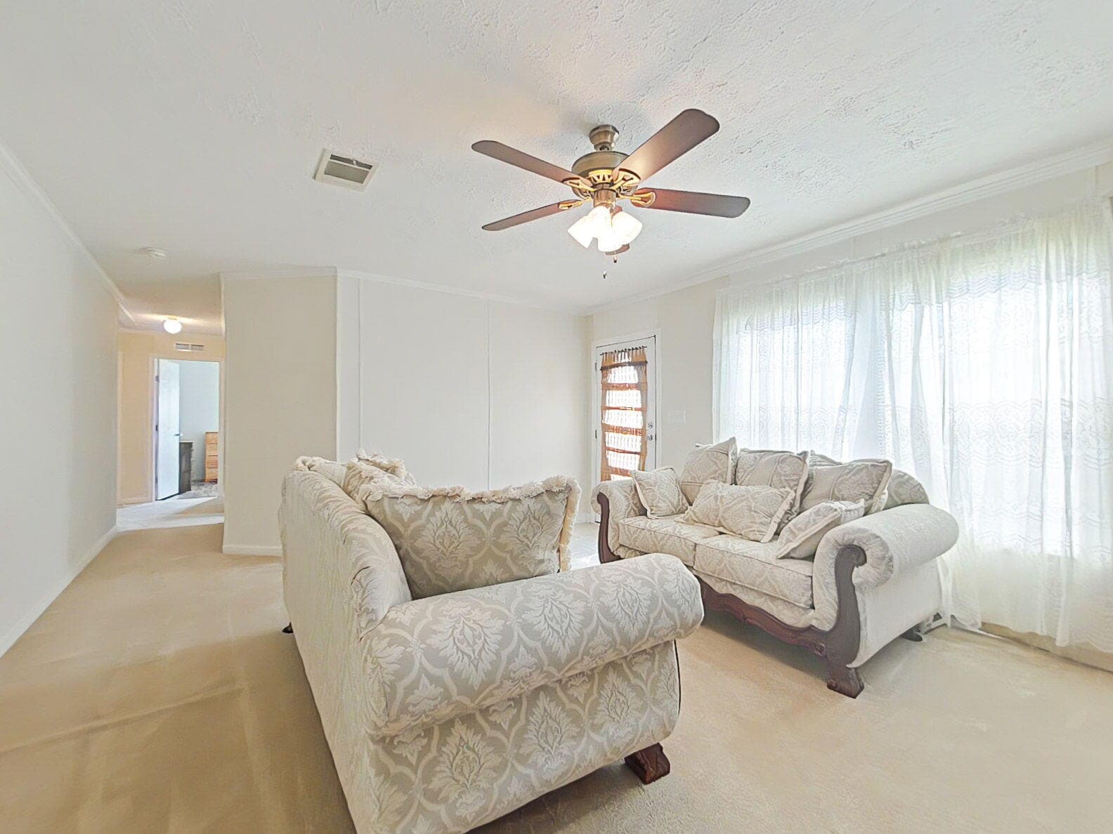 Manufactured Home at 3532 Matts Way, Blythe, GA 30805, photo 4 of 28