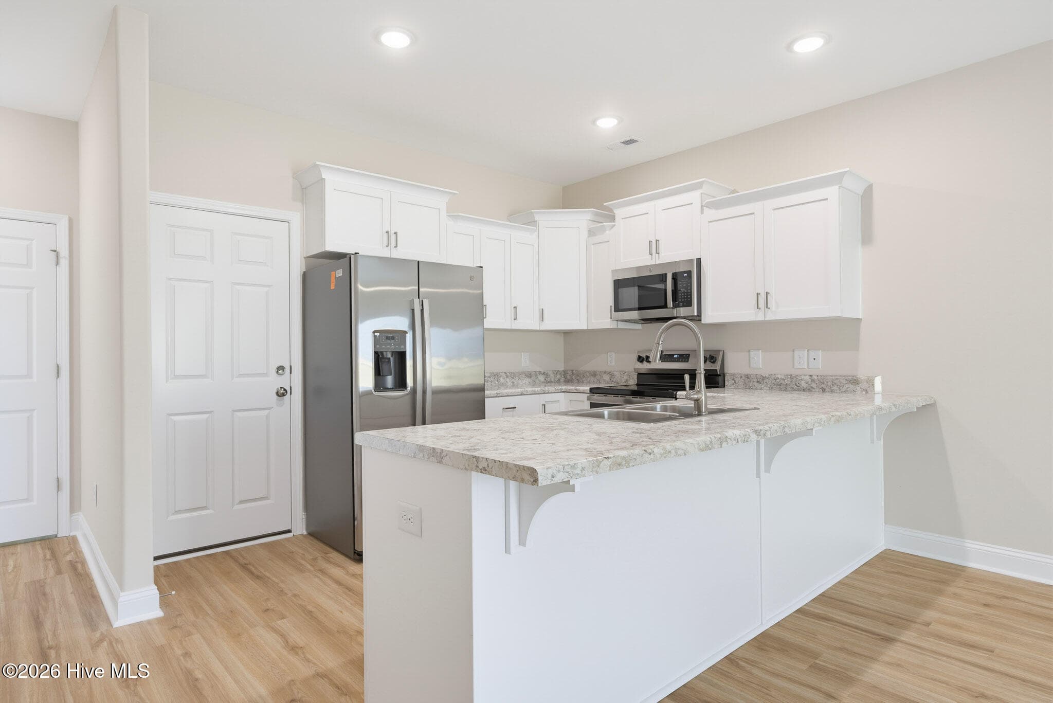 Townhouse at 305 Coastal Reef Court, Holly Ridge, NC 28445, photo 11 of 27
