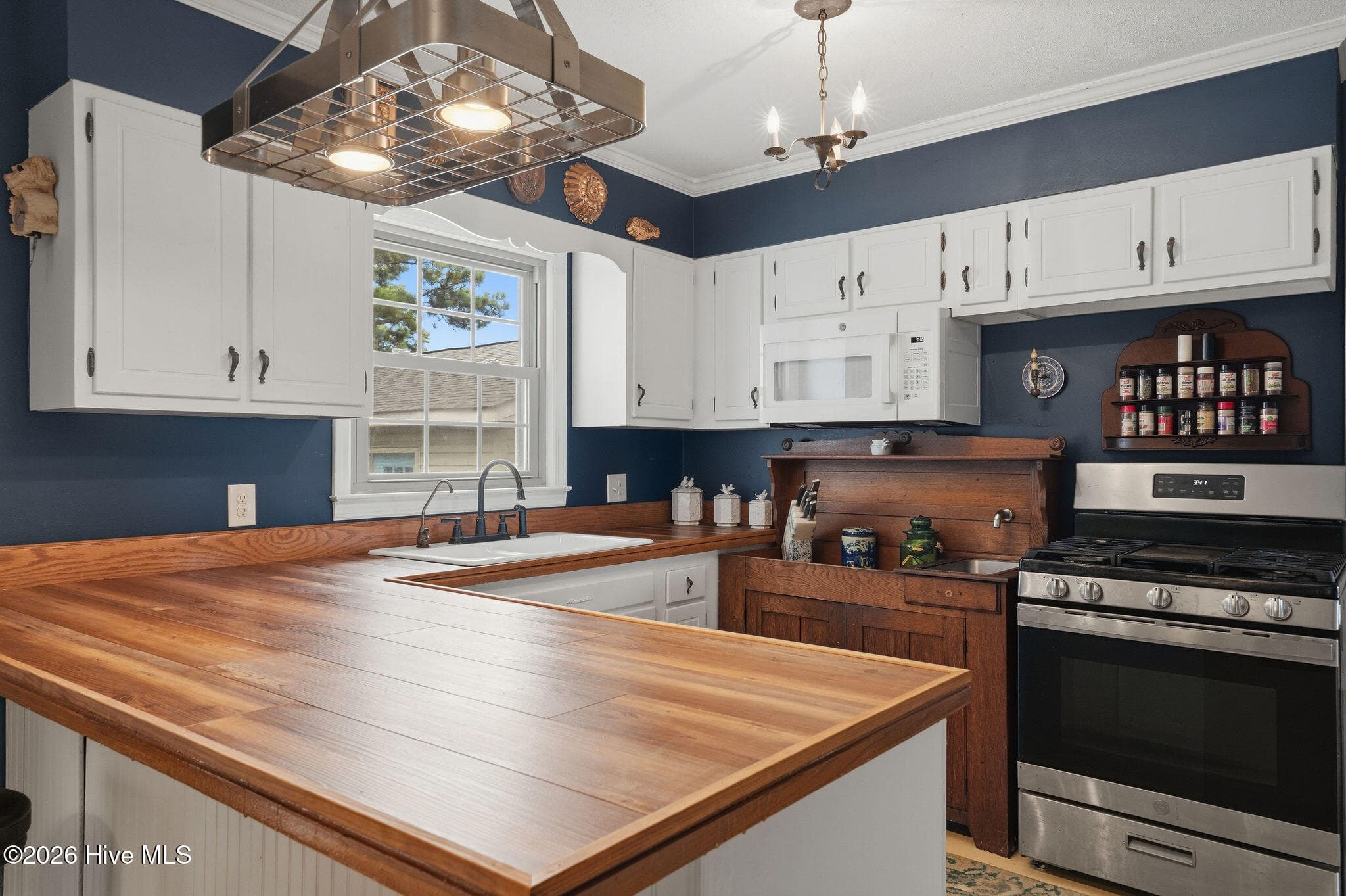 Single Family Residence at 814 Cape Fear Boulevard, Carolina Beach, NC 28428, photo 32 of 78