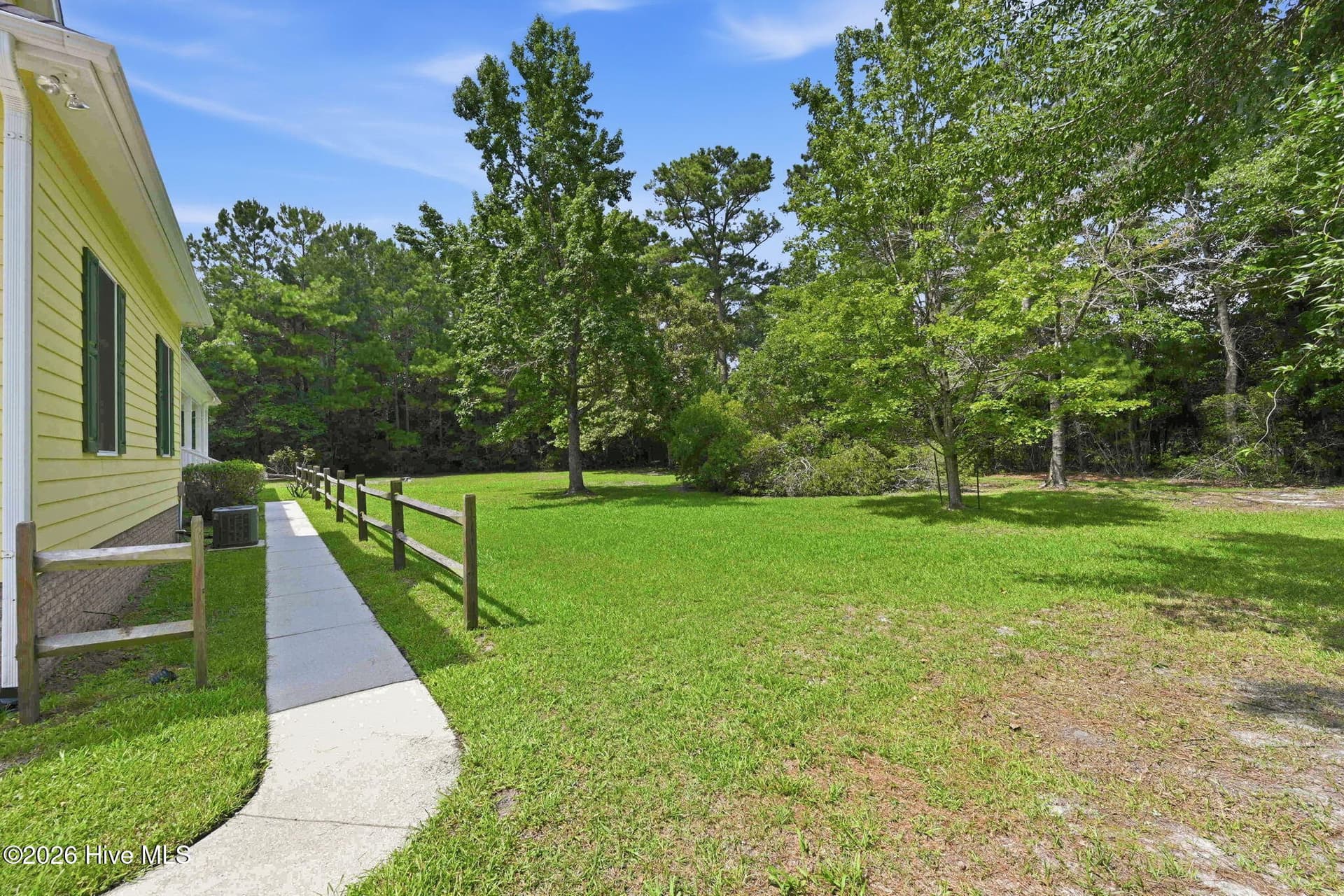 Single Family Residence at 303 Creekview Drive, Hampstead, NC 28443, photo 17 of 56