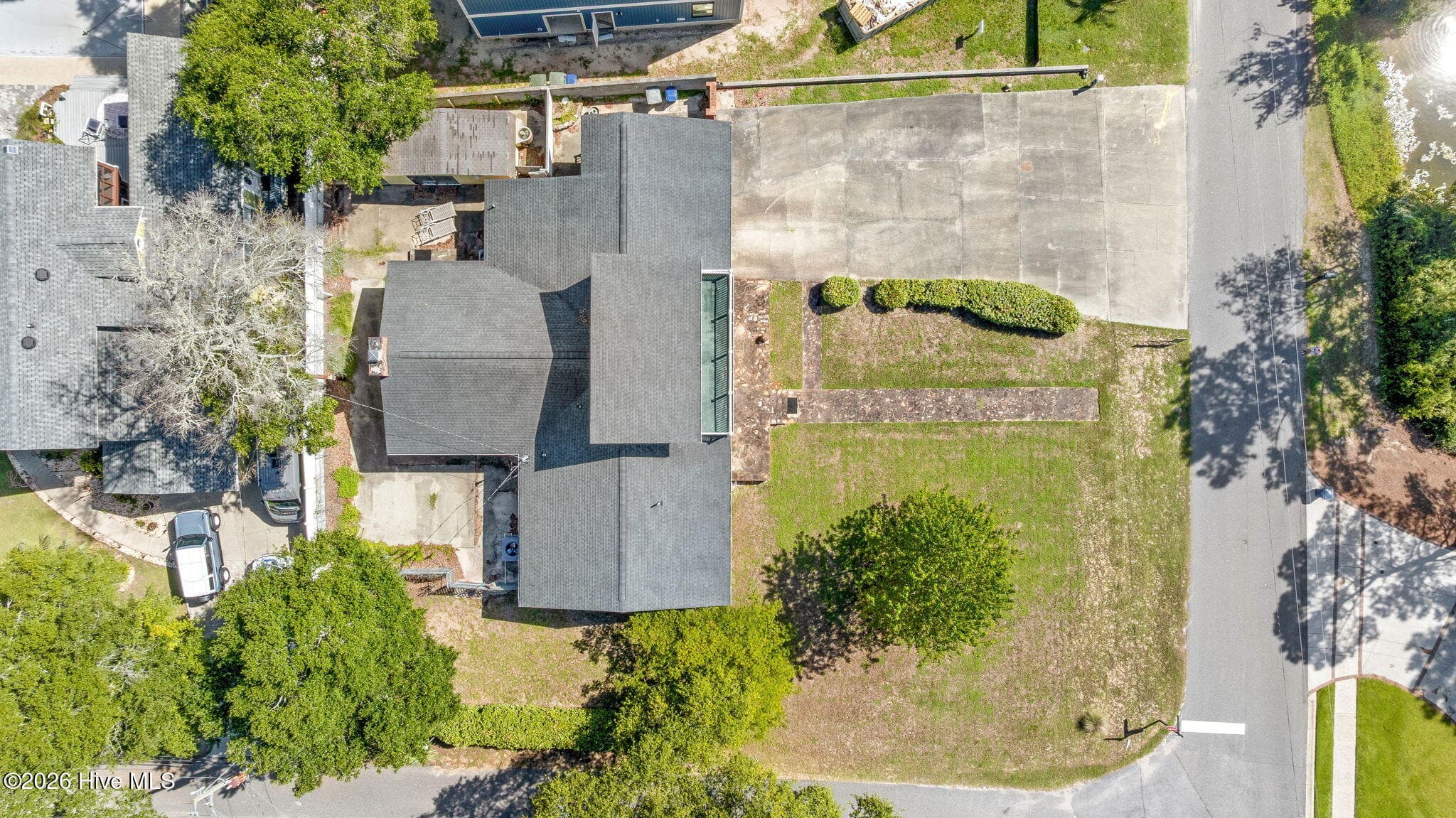 Single Family Residence at 906 20th Avenue N, North Myrtle Beach, SC 29582, photo 31 of 39