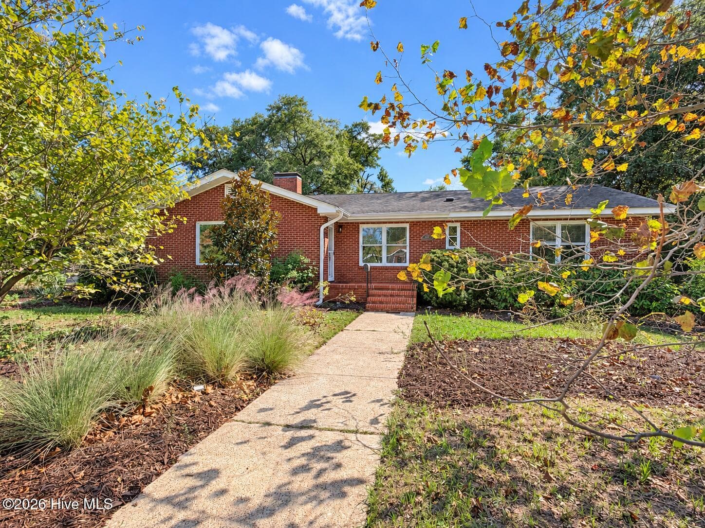 Single Family Residence at 320 Northern Boulevard, Wilmington, NC 28401, photo 6 of 159
