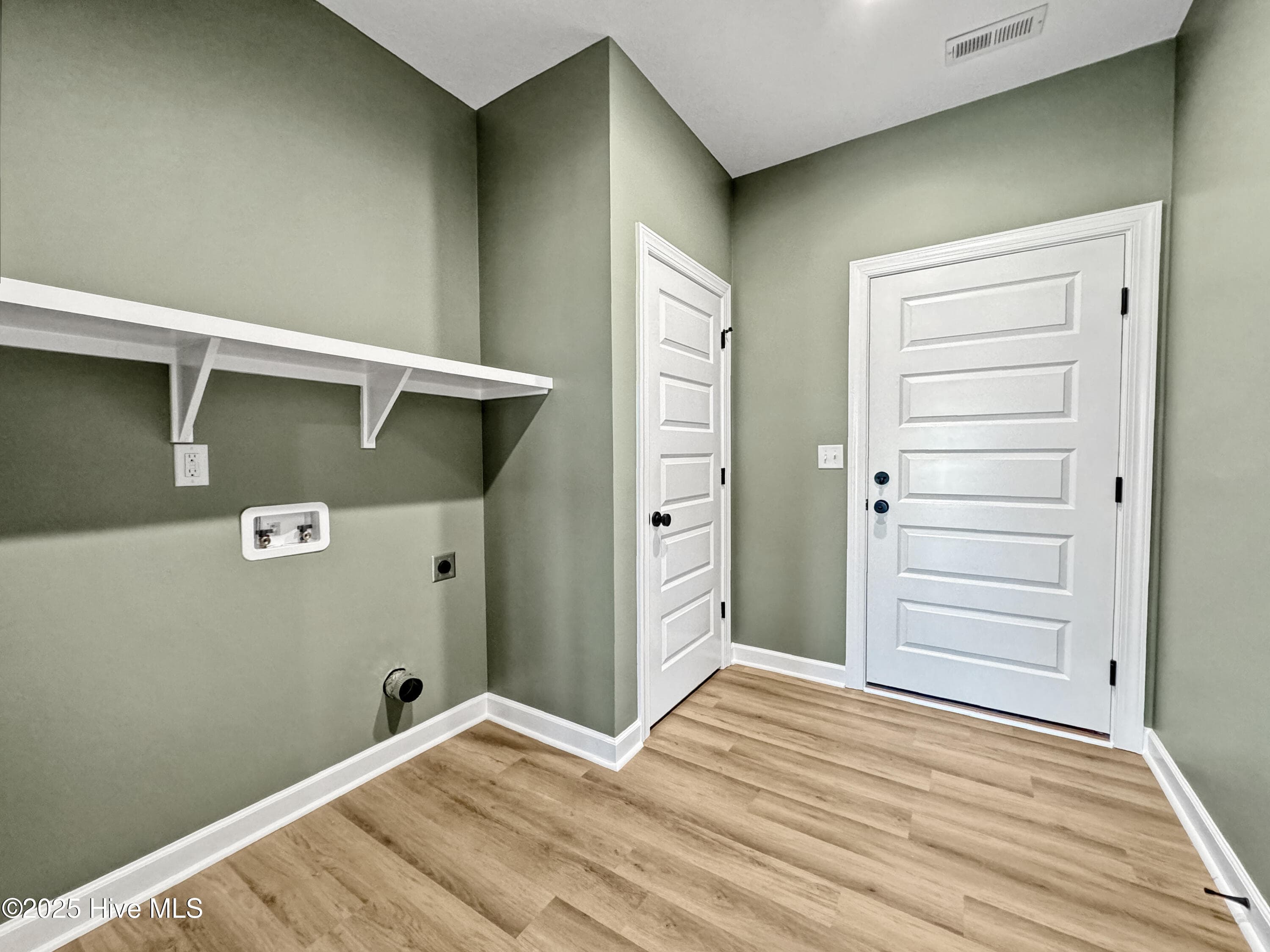 Single Family Residence at 2111 Staysail Drive, Elizabeth City, NC 27909, photo 9 of 31