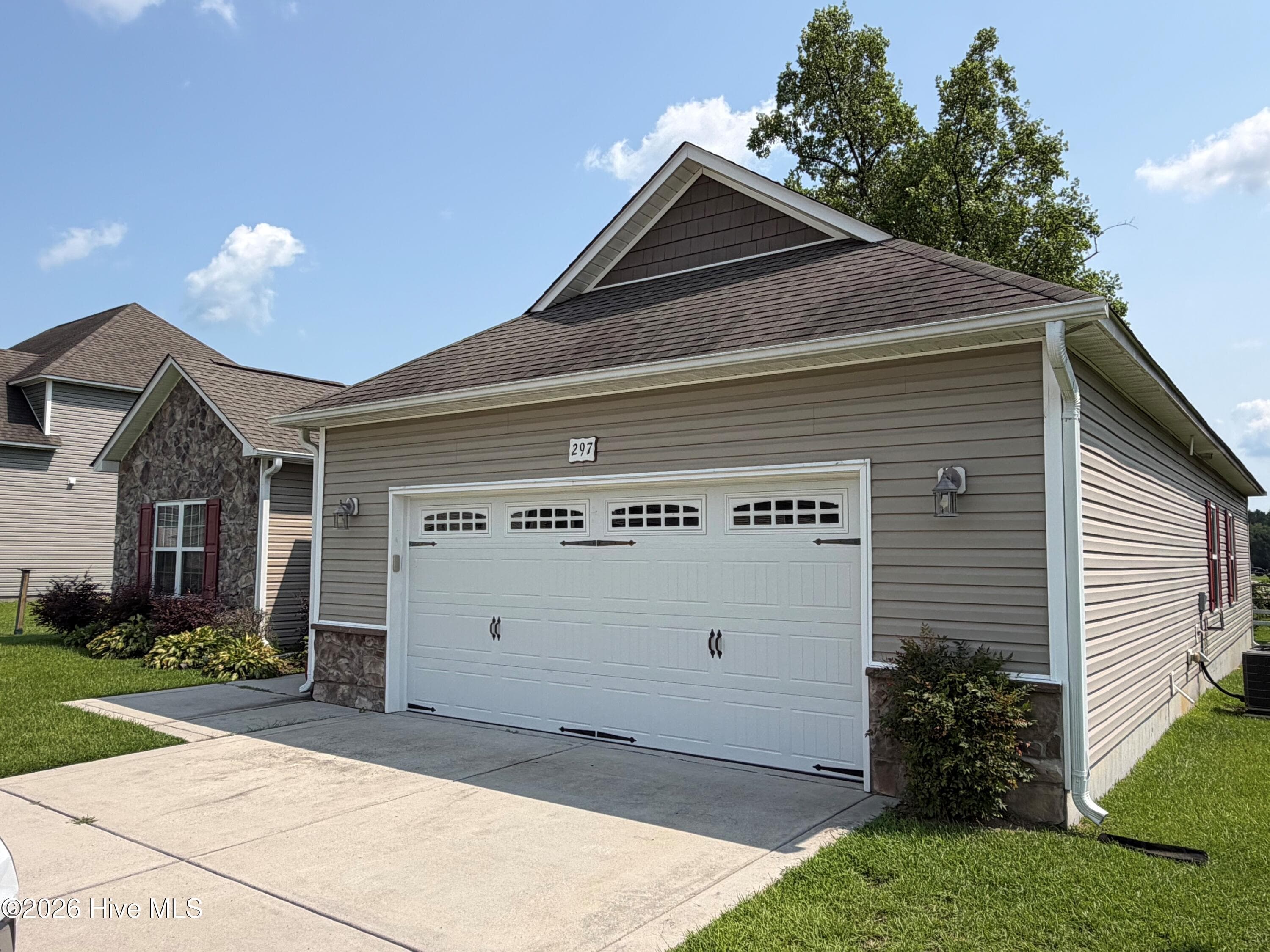 Doublecar Garage - 297 Copper Creek Drive, Winterville, NC 28590
