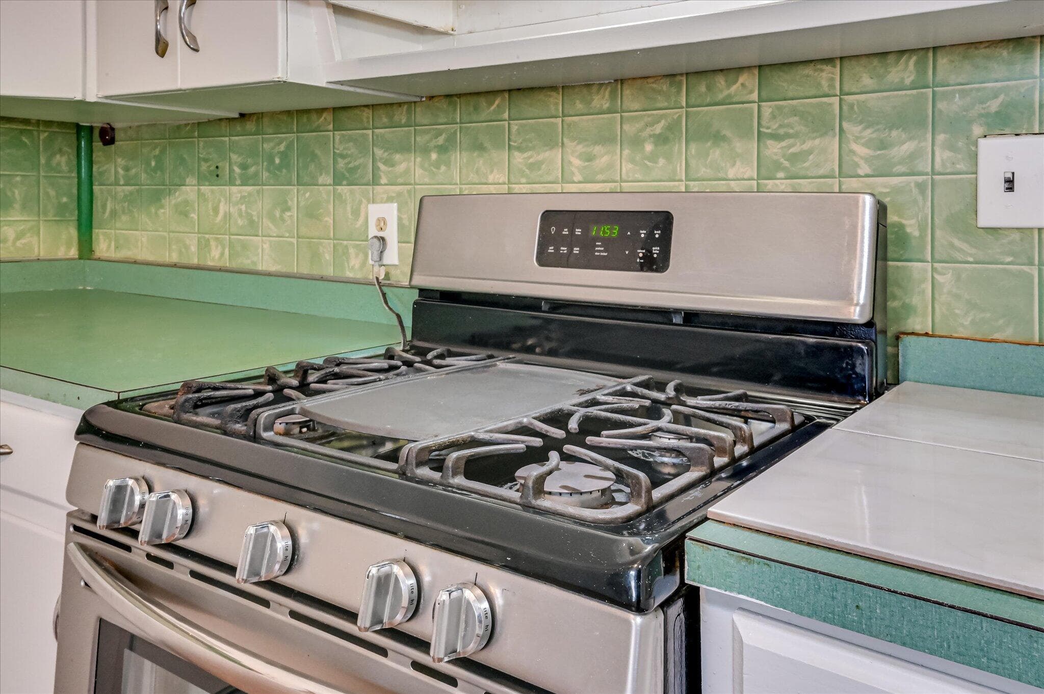 Gas stove - 2440 Earl Street, Augusta, GA 30904
