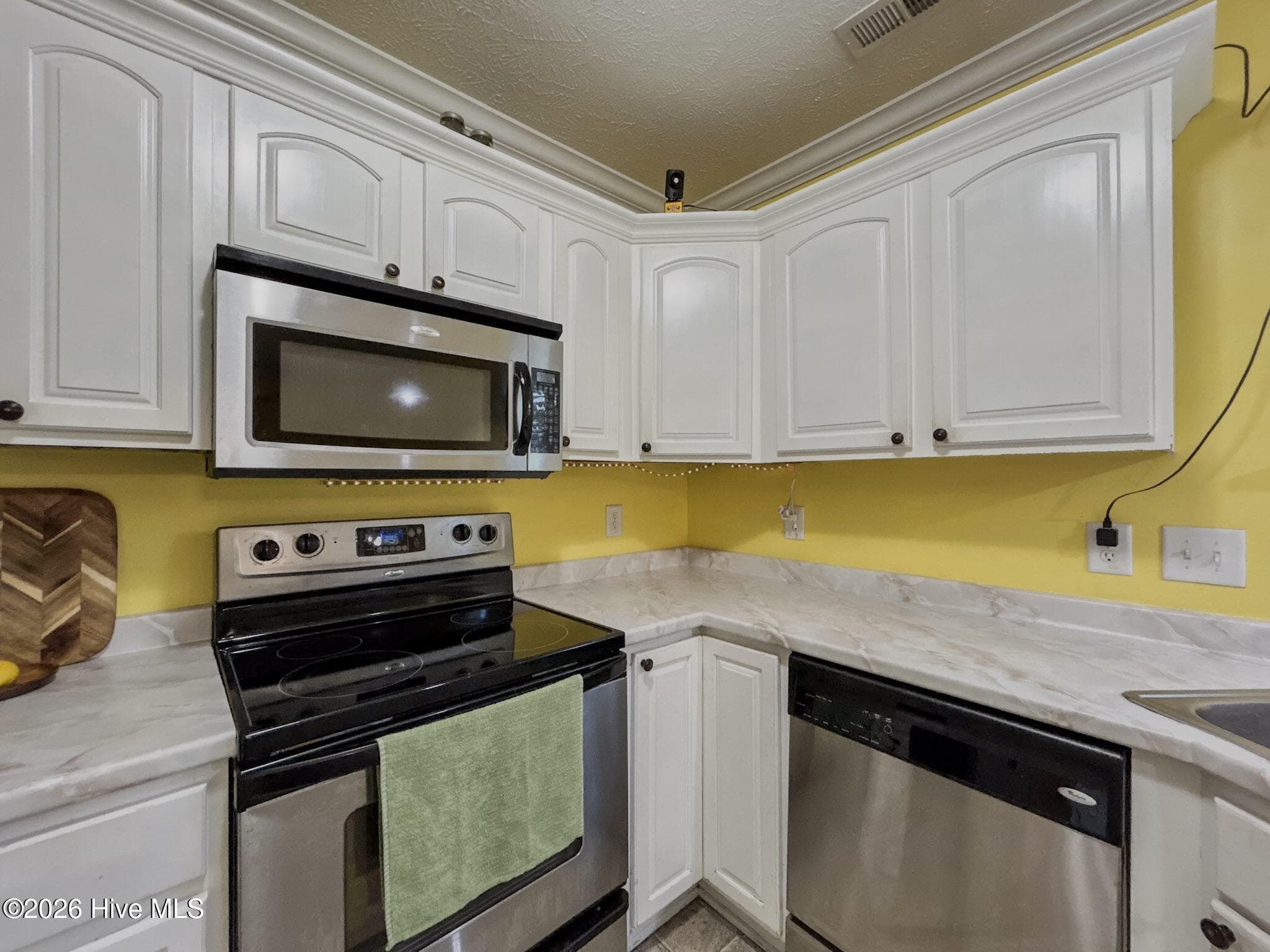 Single Family Residence at 305 Vito Court, Richlands, NC 28574, photo 12 of 83