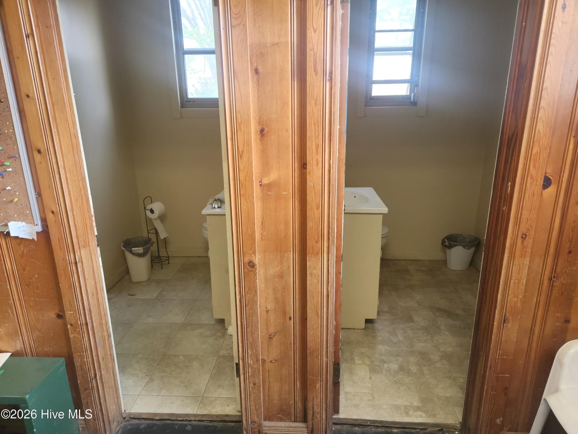 Commercial Sale at 507 Contentnea Avenue, New Bern, NC 28560, photo 10 of 13