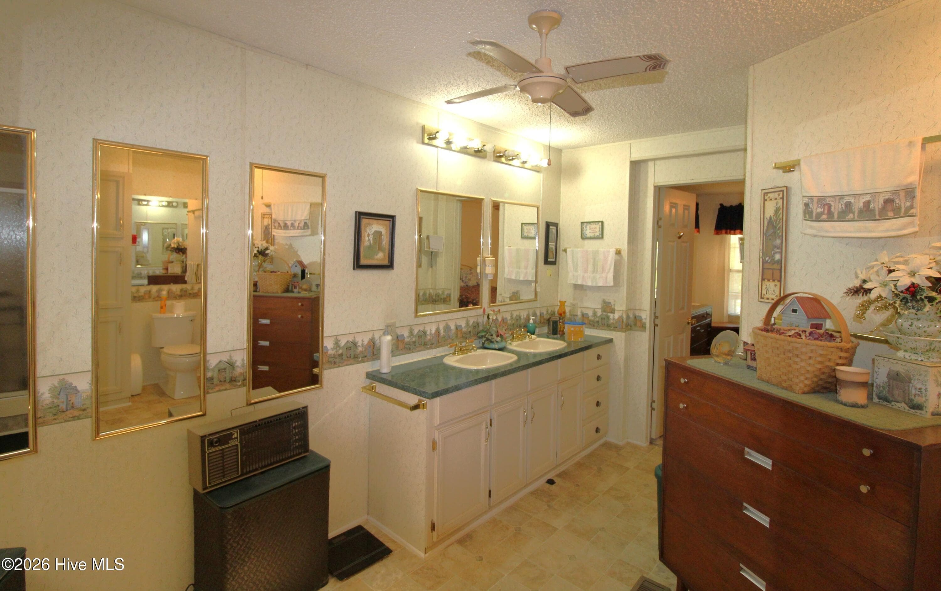 Master Bath - 46 Arthur Ridge, Brasstown, NC 28902