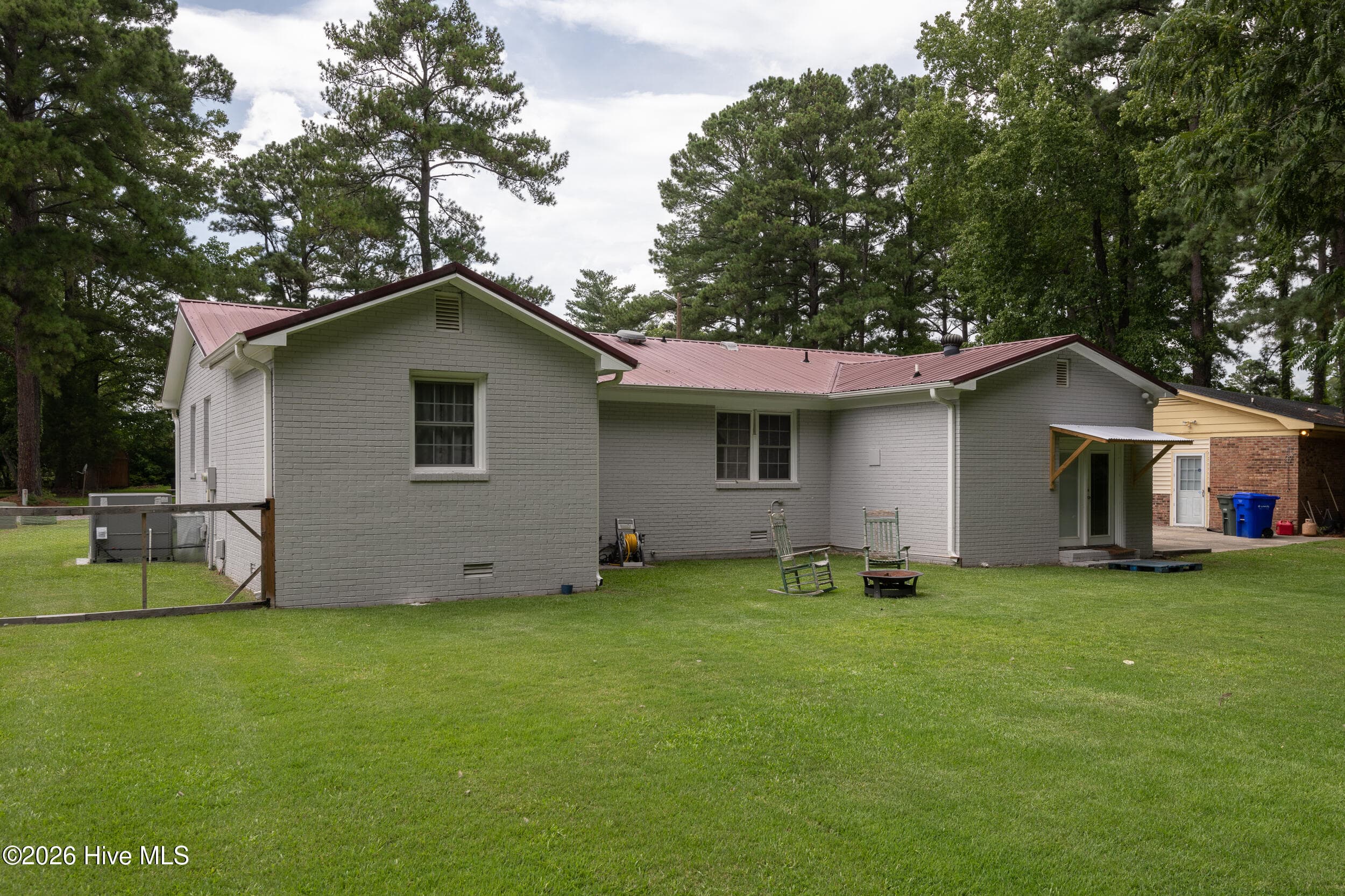 Single Family Residence at 115 Trent Circle, Greenville, NC 27834, photo 3 of 3