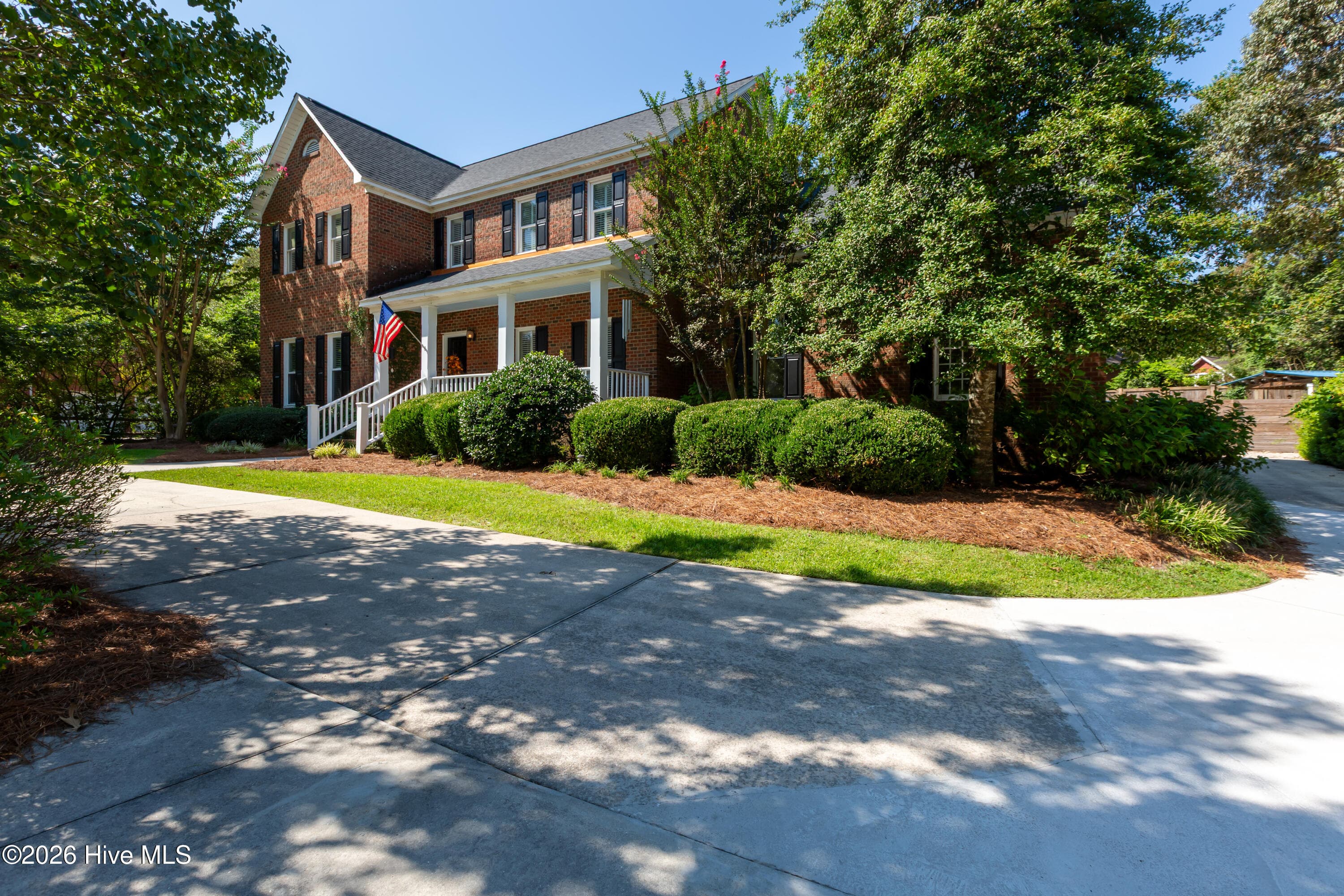 Single Family Residence at 2417 Oakview Drive, New Bern, NC 28562, photo 5 of 53