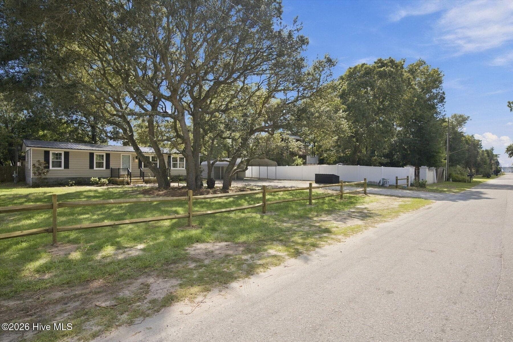 Manufactured Home at 621 Harbor Drive SE, Bolivia, NC 28422, photo 43 of 46