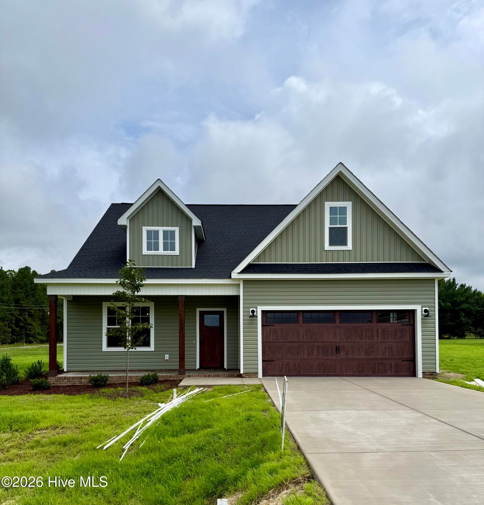 Single Family Residence at 105 Spring Meadows Drive, Aberdeen, NC 28315, photo 2 of 28