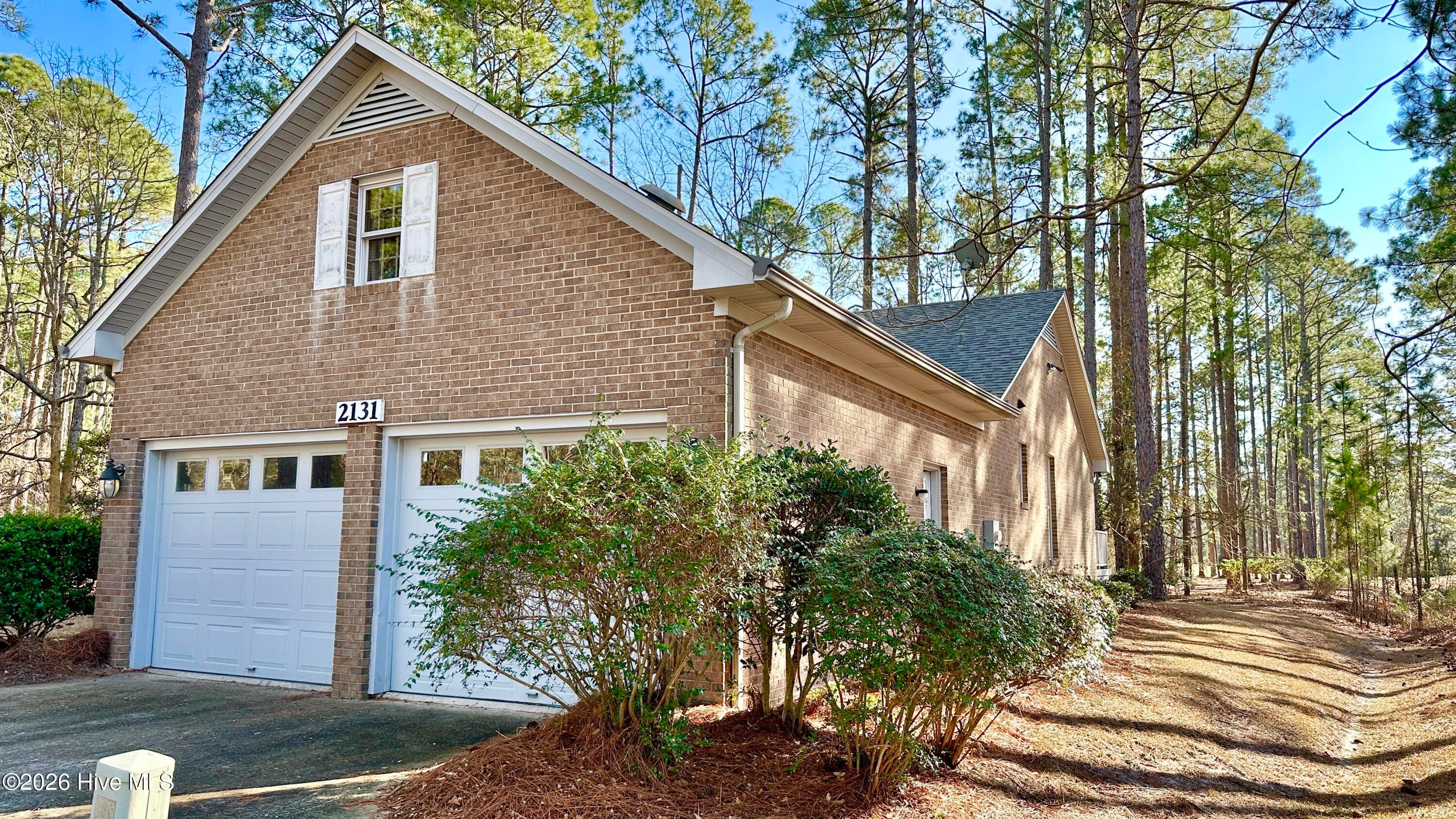 Single Family Residence at 2131 Royal Pines Drive, New Bern, NC 28560, photo 15 of 117