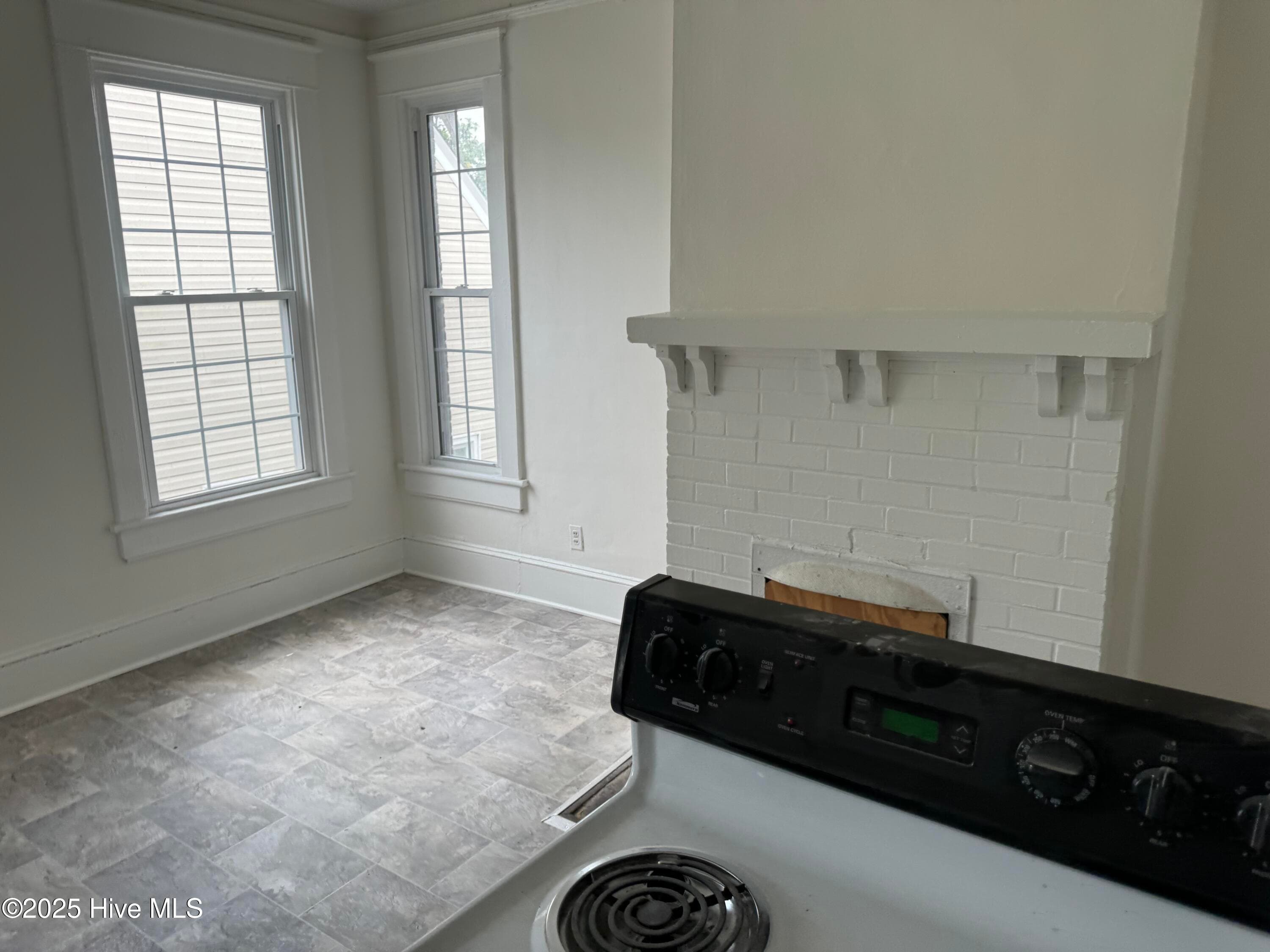 Triplex at 1301 Dickinson Avenue, Greenville, NC 27834, photo 11 of 13