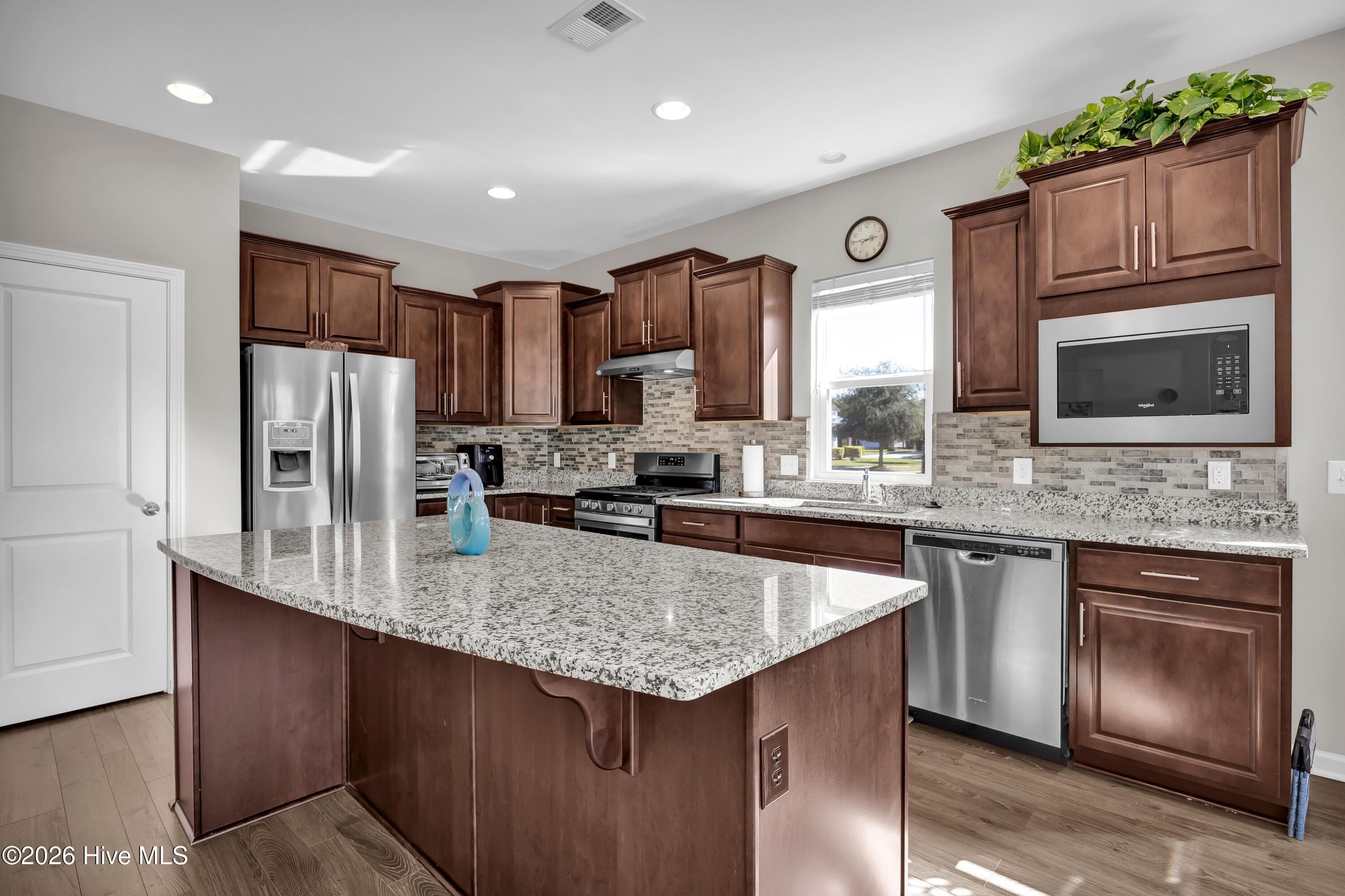 Single Family Residence at 4012 Ruddy Duck Way, Wilmington, NC 28412, photo 8 of 44