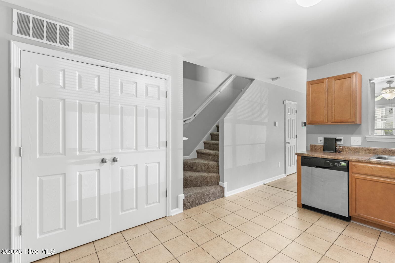 Townhouse at 402 Caldwell Loop, Jacksonville, NC 28546, photo 11 of 27