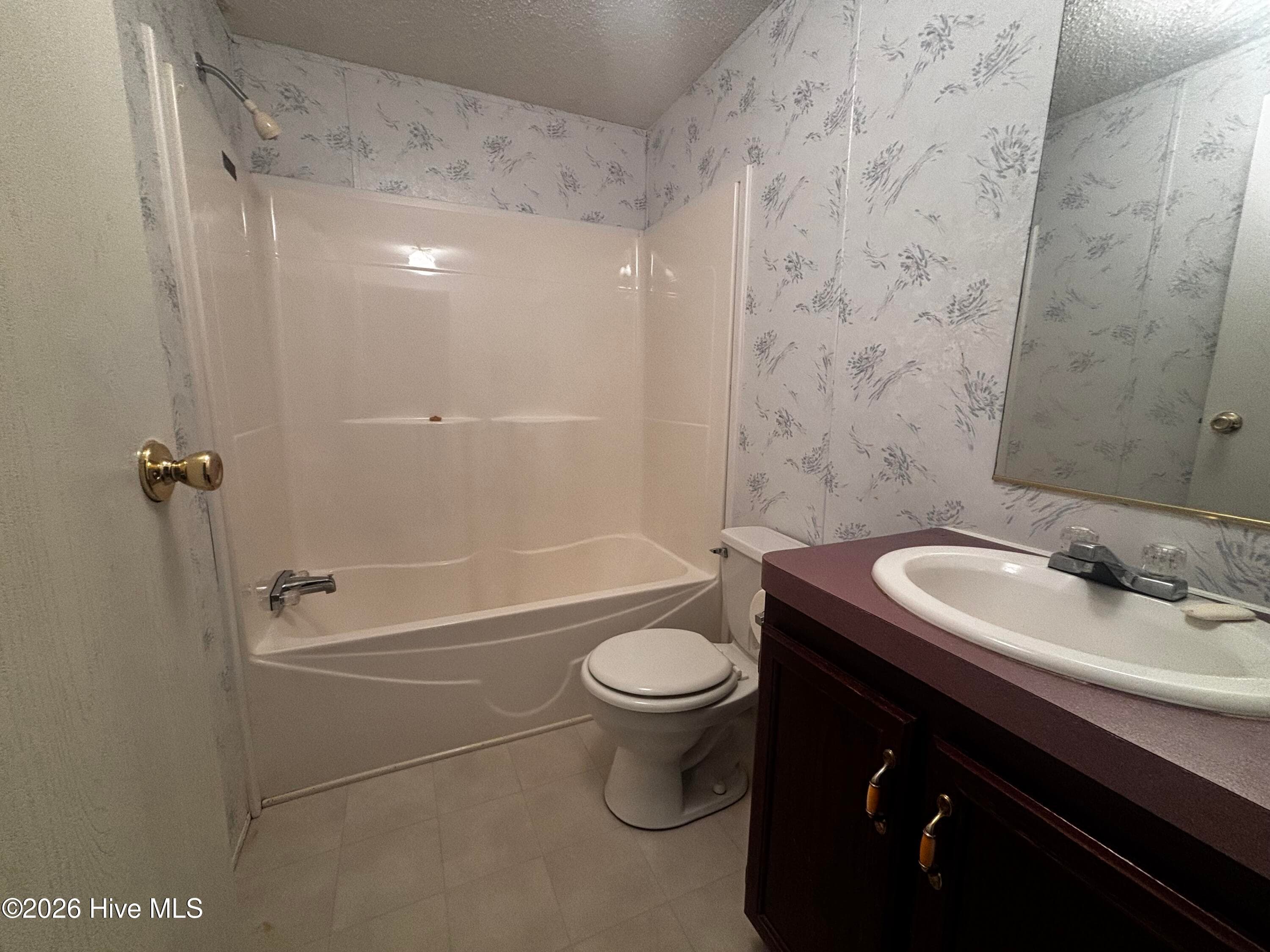 Manufactured Home at 4779 Junaluska Road, Andrews, NC 28901, photo 12 of 23