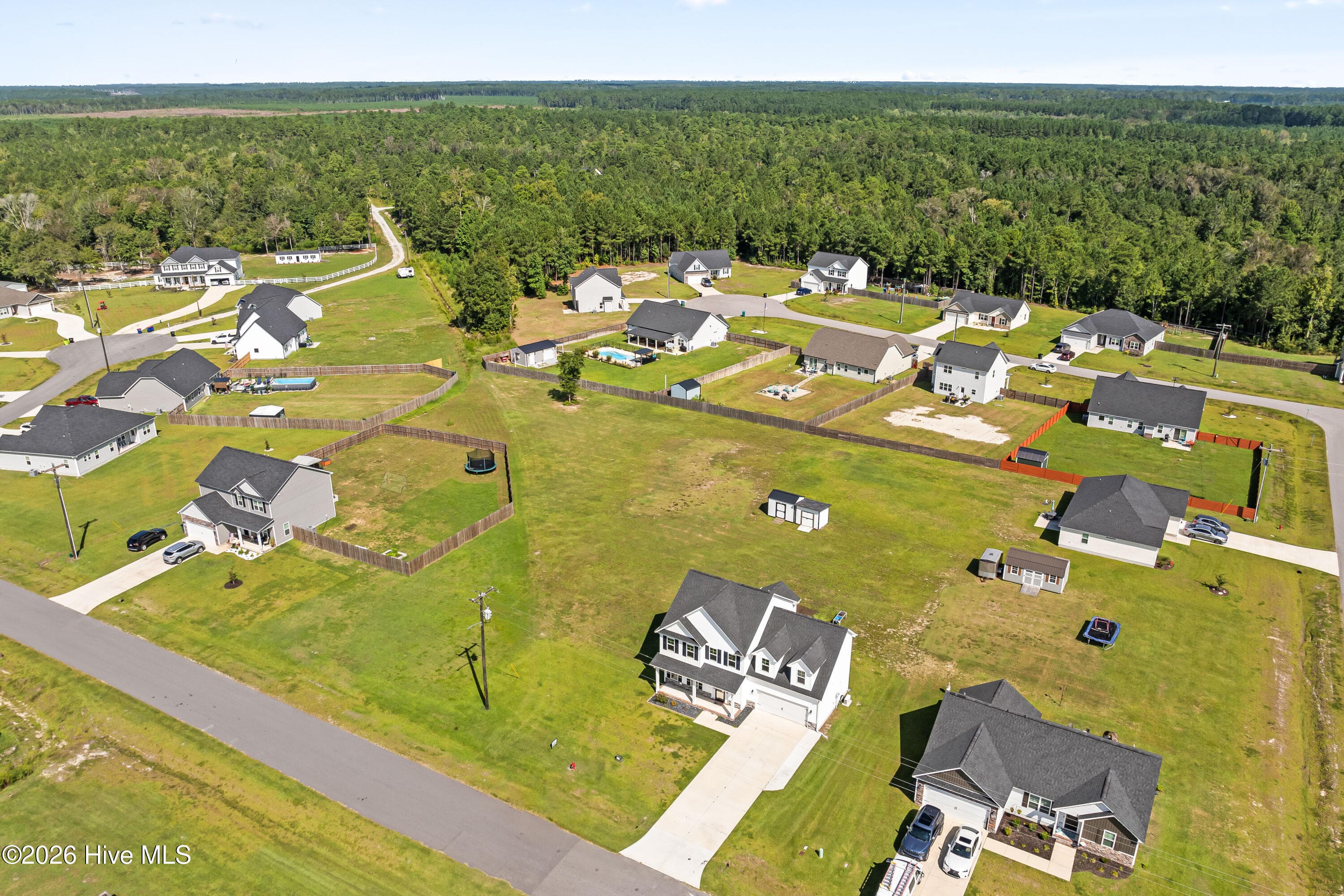 Single Family Residence at 158 Uzzell Road, Hubert, NC 28539, photo 4 of 45