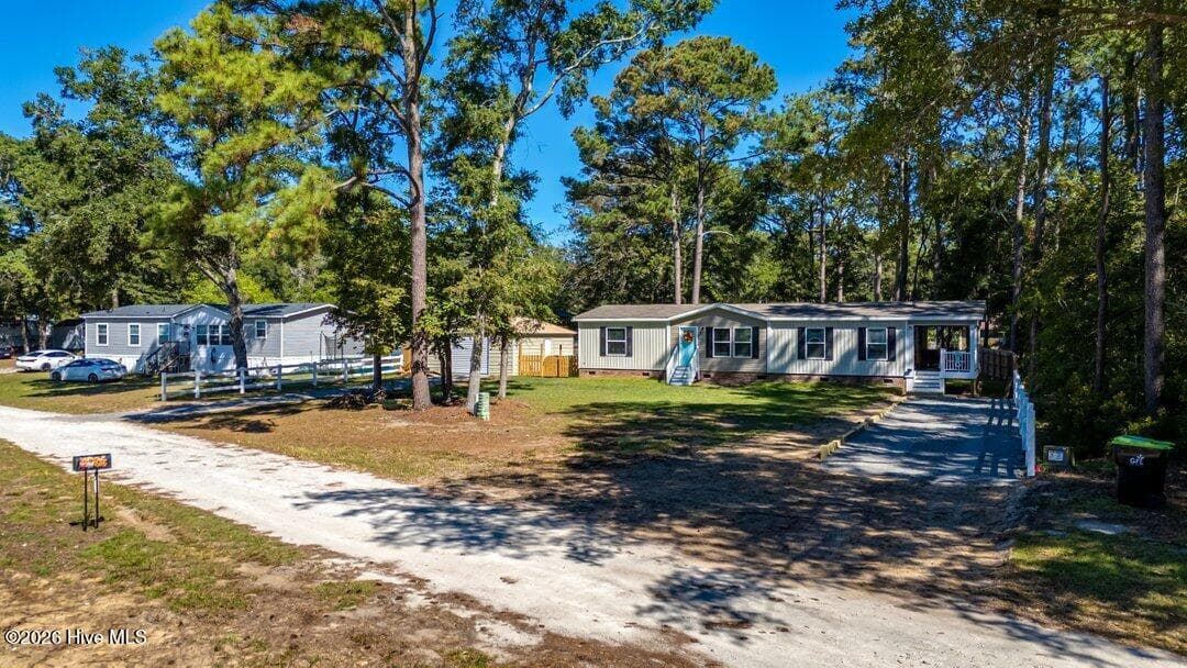 Manufactured Home at 3459 Lakeview Drive SW, Supply, NC 28462, photo 12 of 70