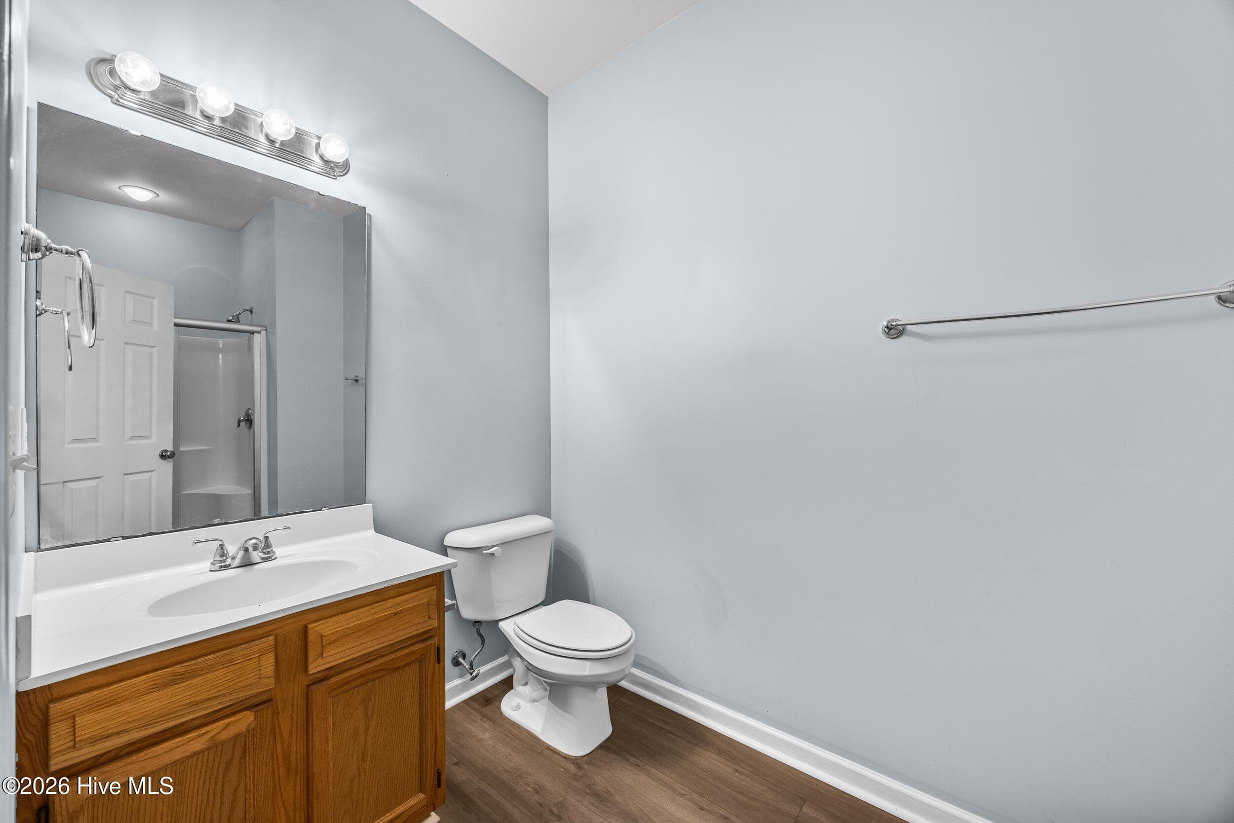 Shared full bathroom - 537 Bonham Avenue, Wilmington, NC 28403