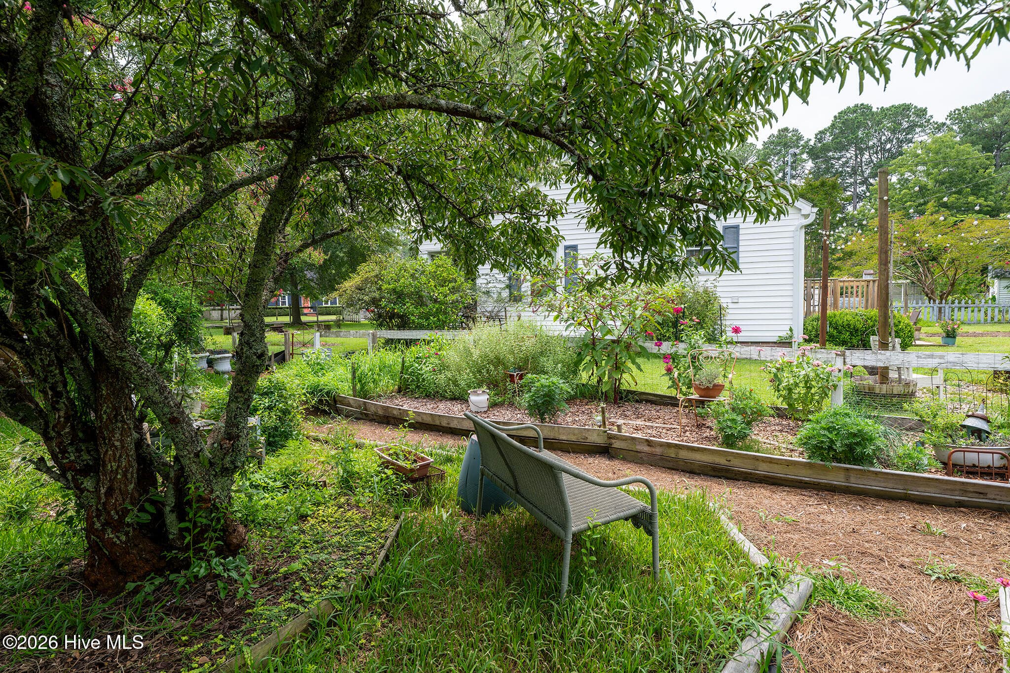 Gardens - 1902 Wilson Street, New Bern, NC 28560