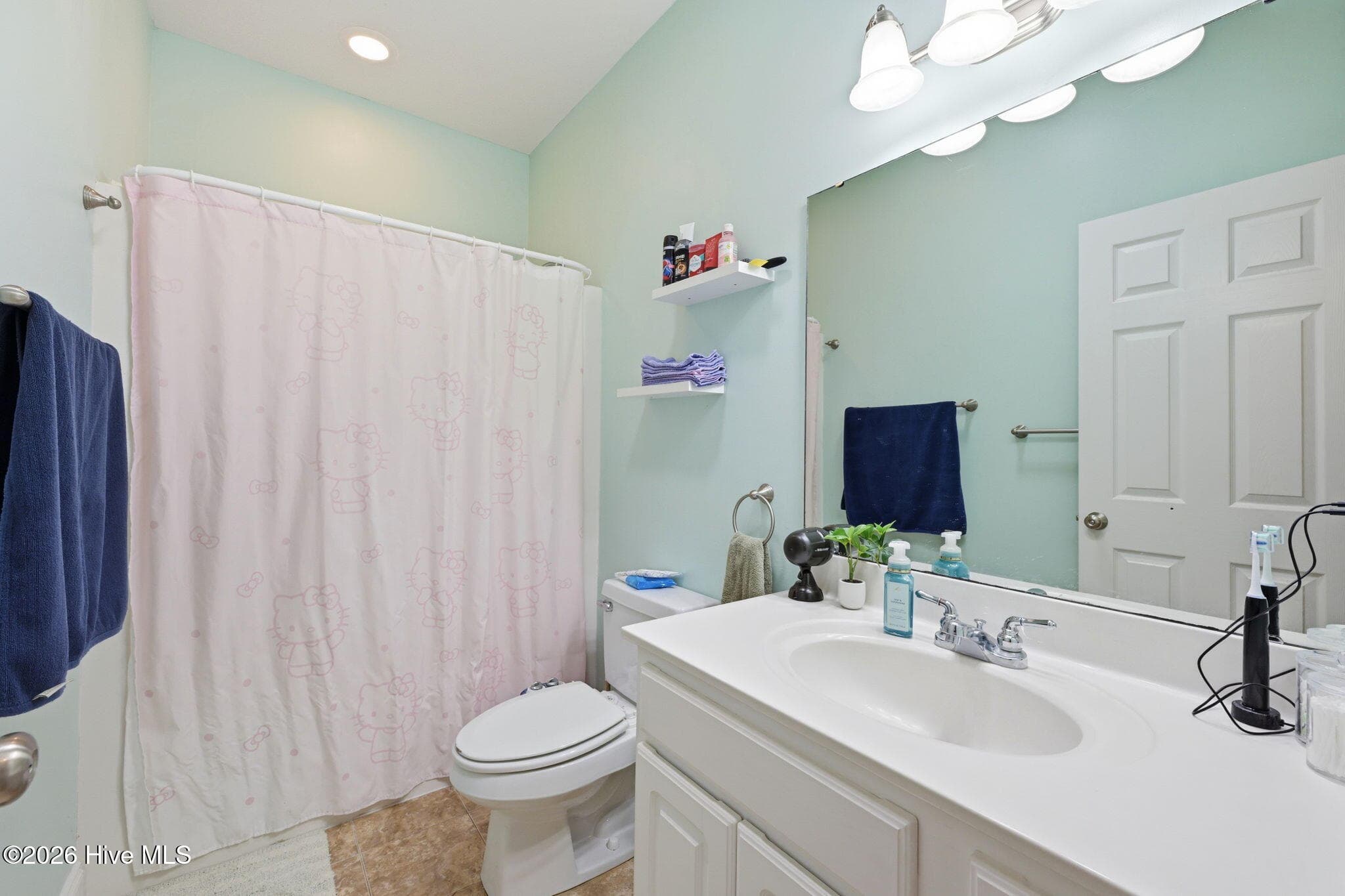 Hall Bathroom - 1013 Barkentine Drive, New Bern, NC 28560