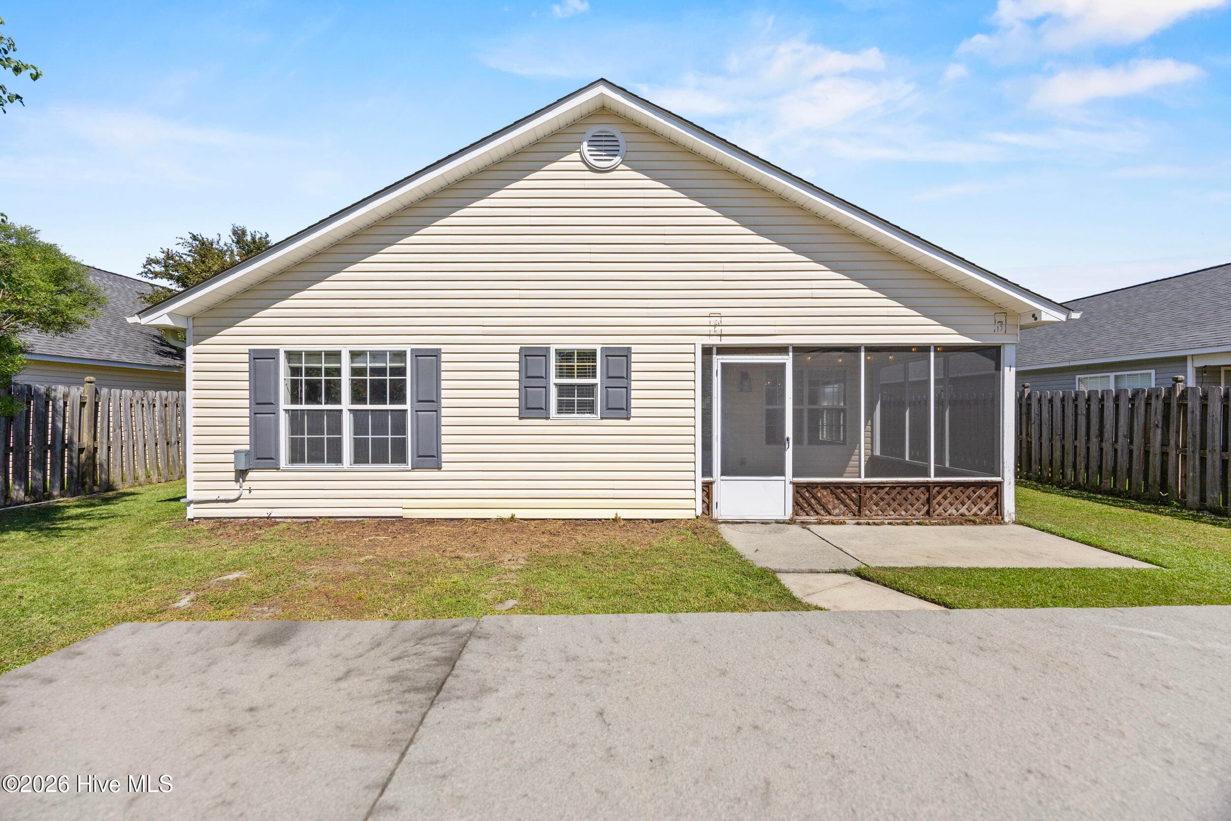Single Family Residence at 605 Brookbend Drive, Wilmington, NC 28411, photo 38 of 40