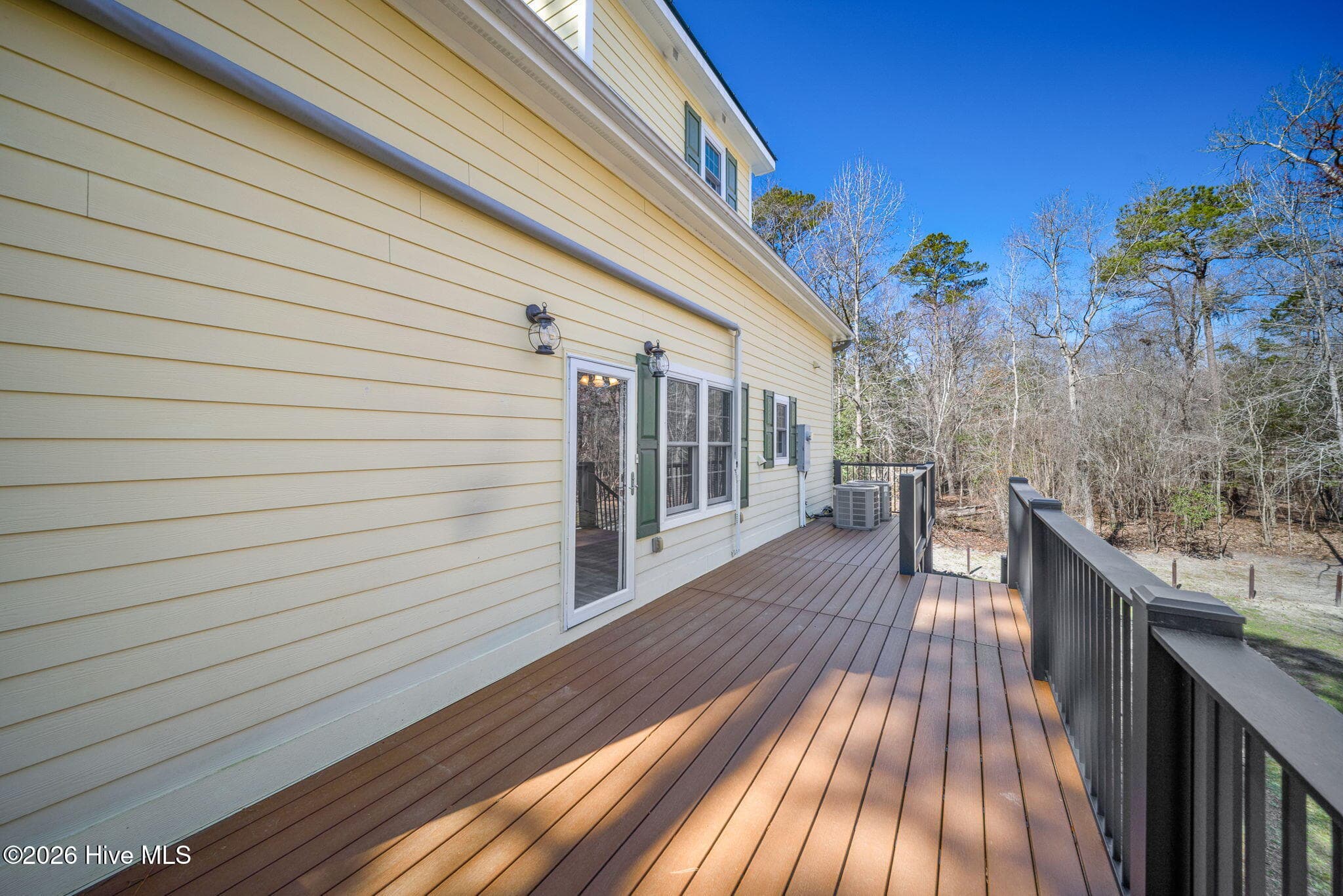 Single Family Residence at 815 Riverview Drive, Burgaw, NC 28425, photo 6 of 9