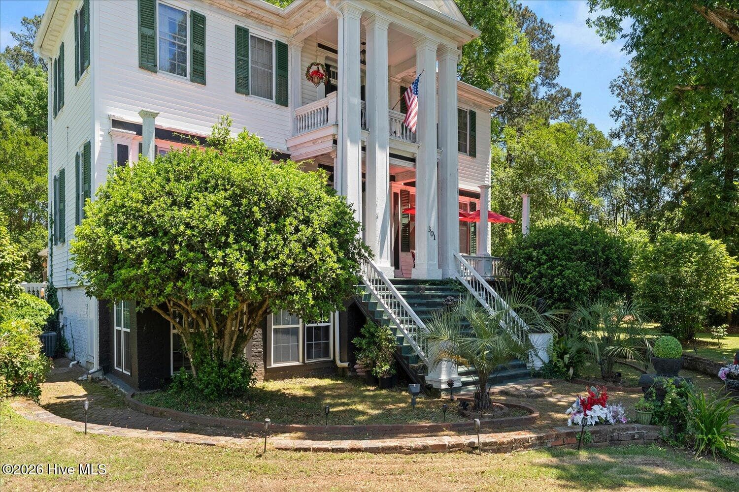 Single Family Residence at 301 S Alexander Avenue, Washington, GA 30673, photo 2 of 83