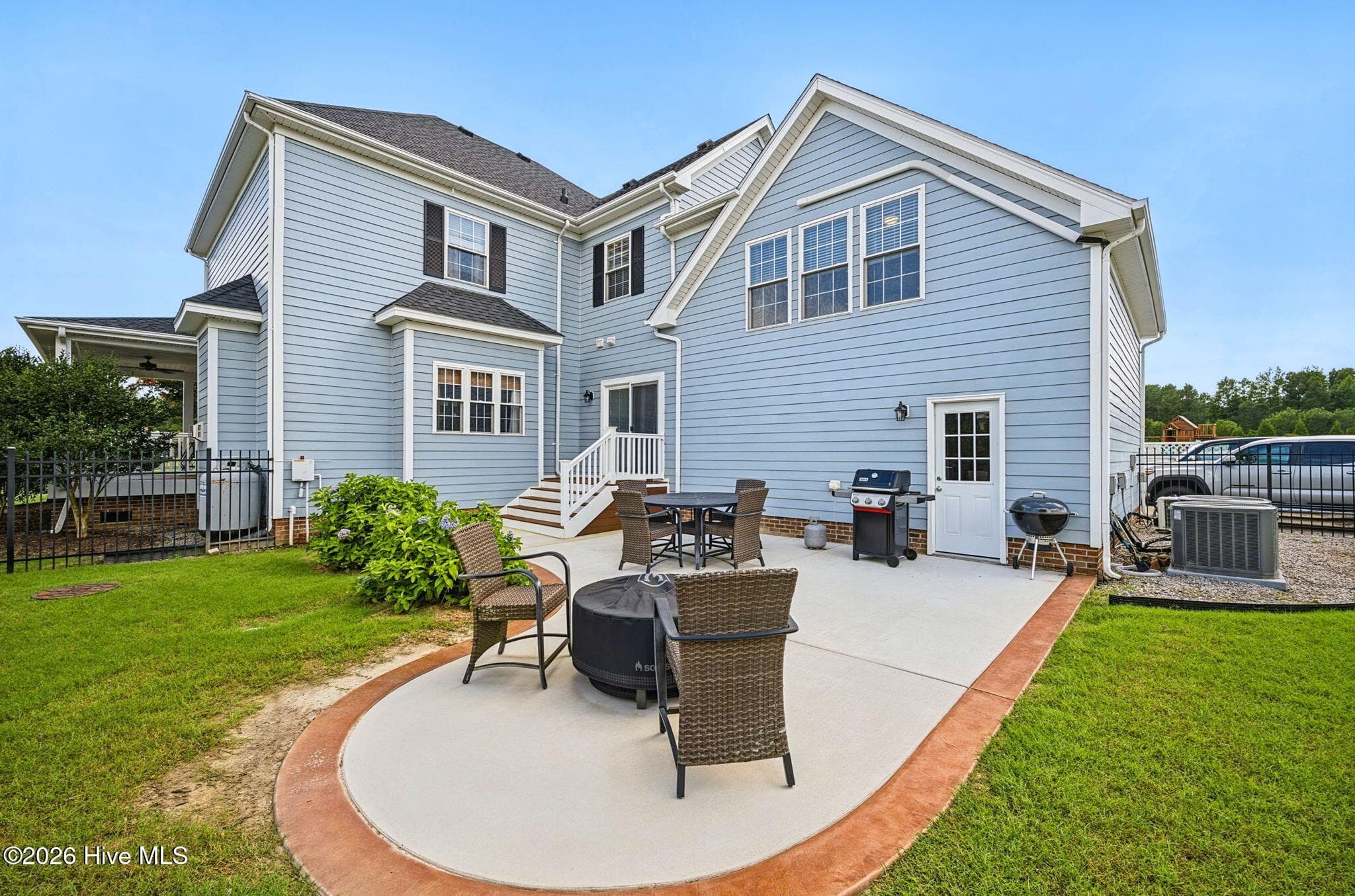 Single Family Residence at 102 Blue Heron Cove, Moyock, NC 27958, photo 33 of 53