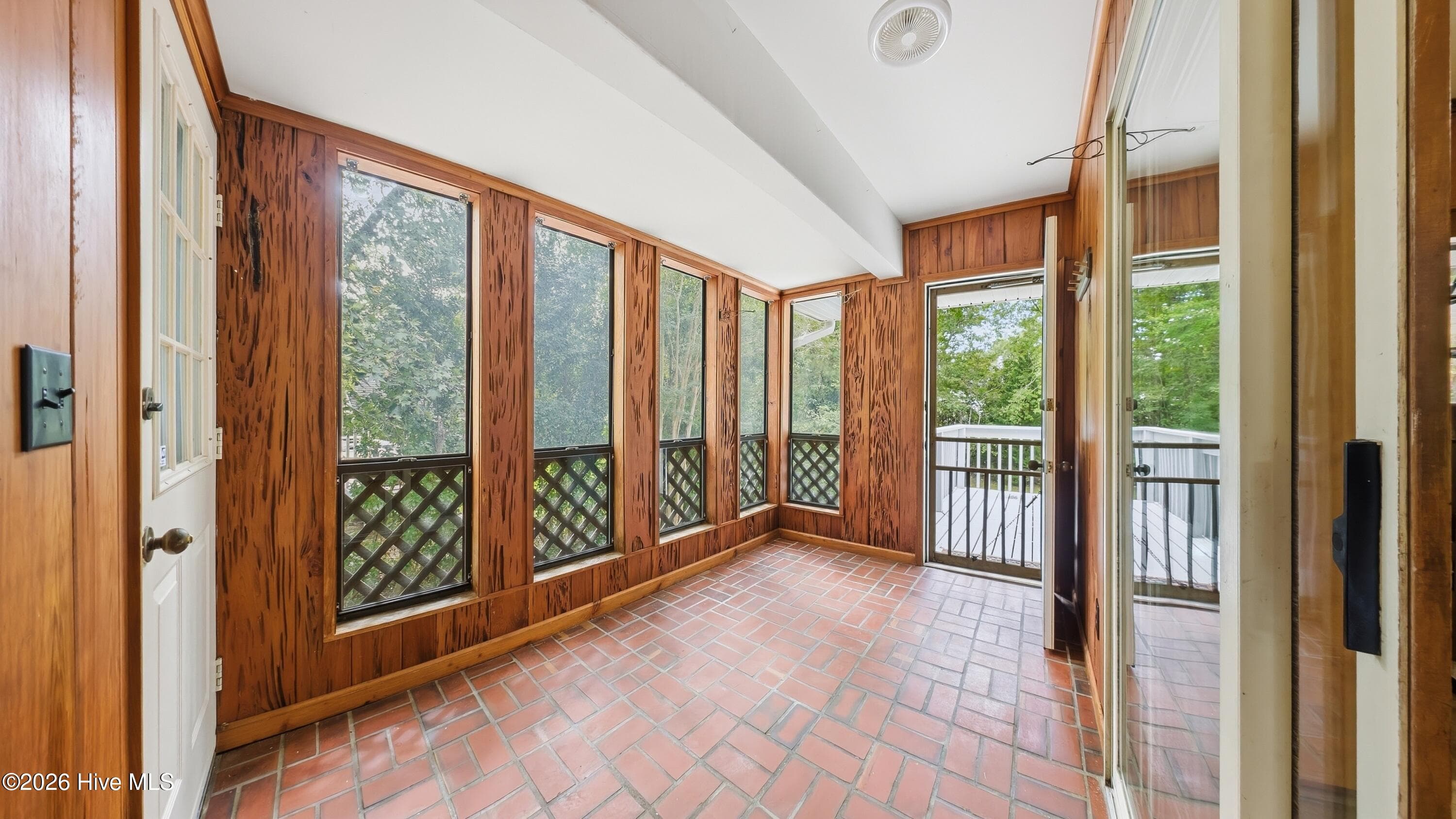 Single Family Residence at 306 Shore Point Drive, Wilmington, NC 28411, photo 14 of 86