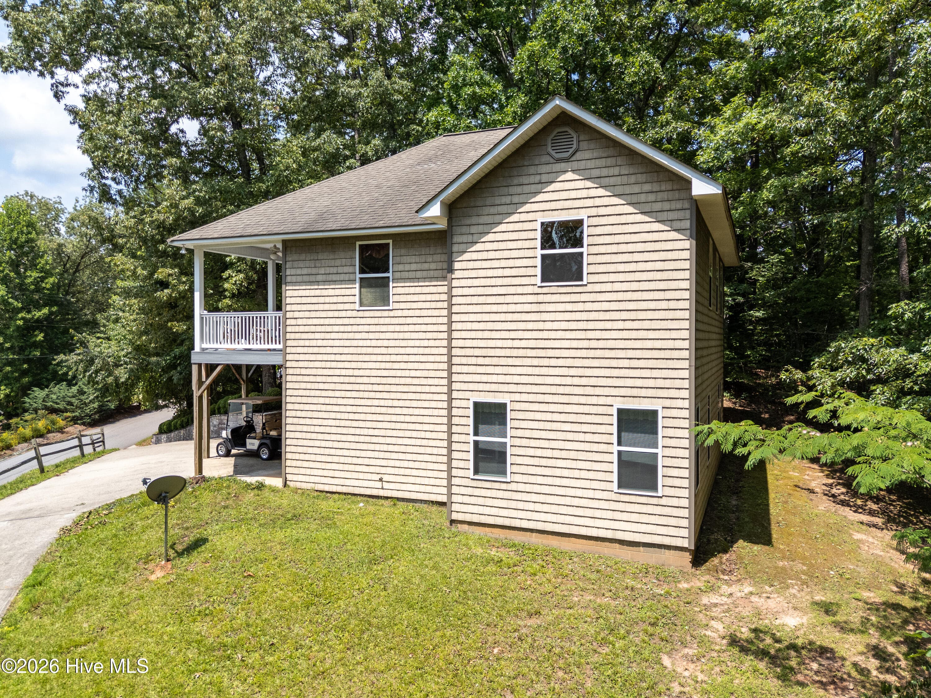 Single Family Residence at 883 Village Road, Murphy, NC 28906, photo 2 of 4