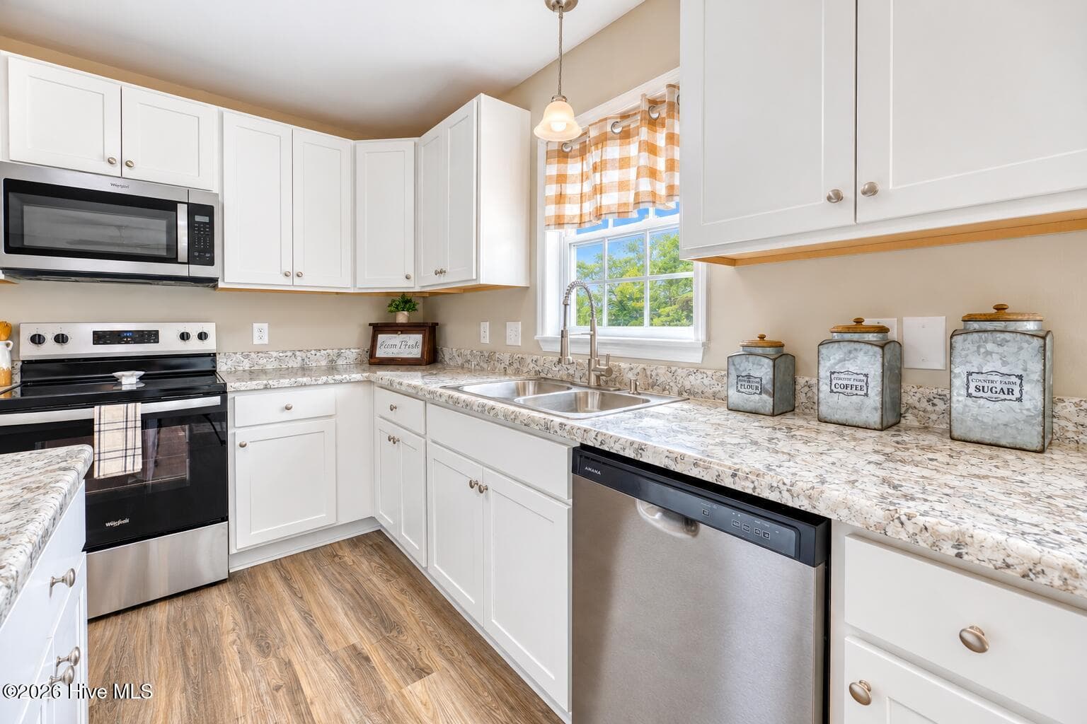 Single Family Residence at 264 Rowland Drive, Richlands, NC 28574, photo 14 of 51