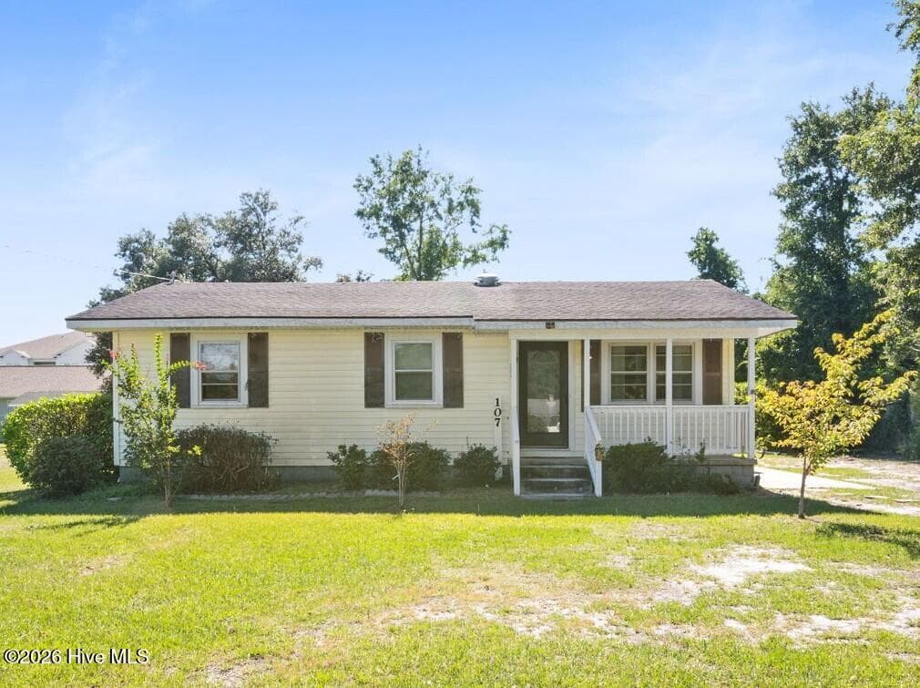 Single Family Residence at 107 Loop Road, Leland, NC 28451, photo 2 of 29