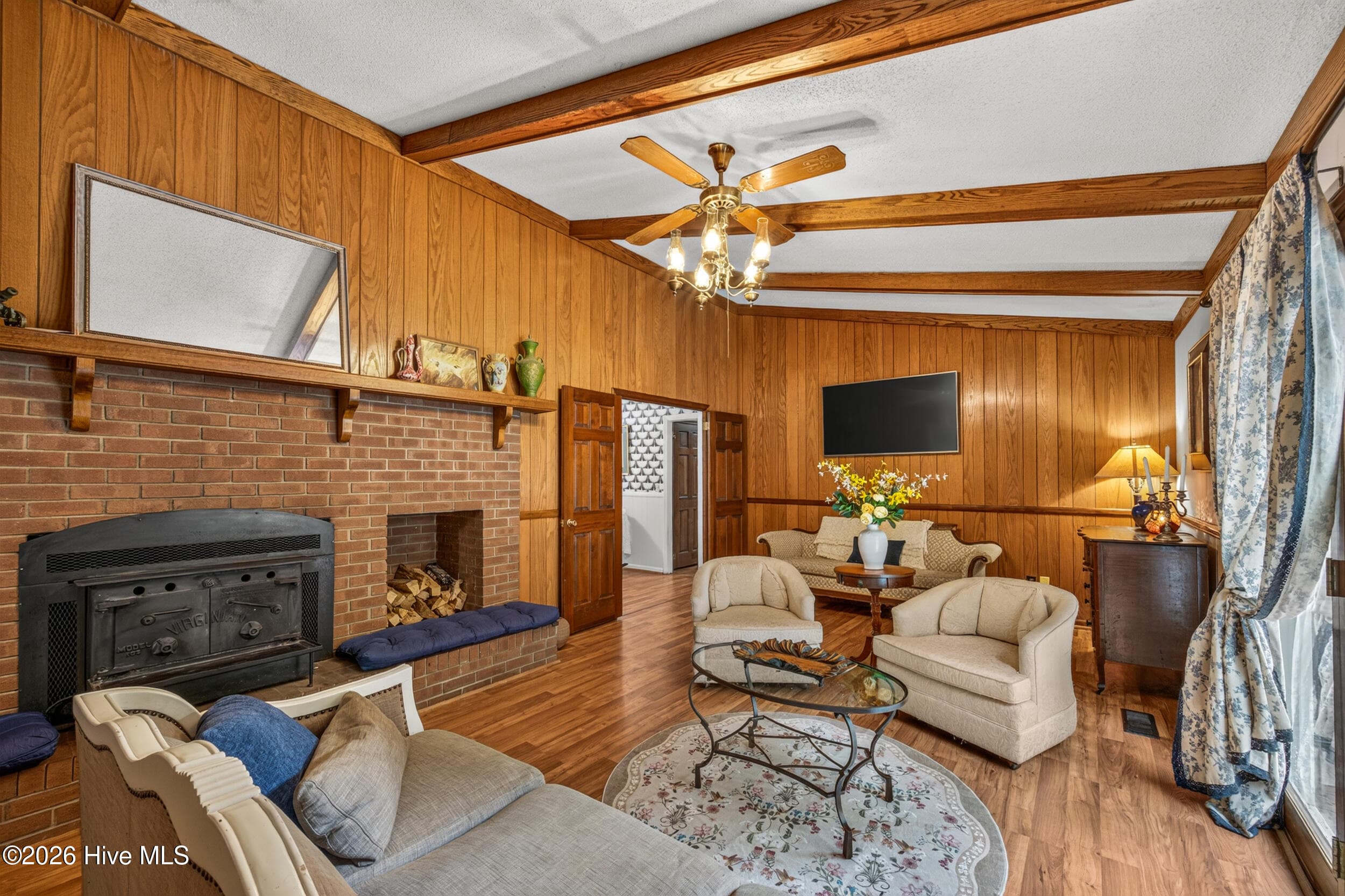 Family room - 1595 North Moore Road, Robbins, NC 27325