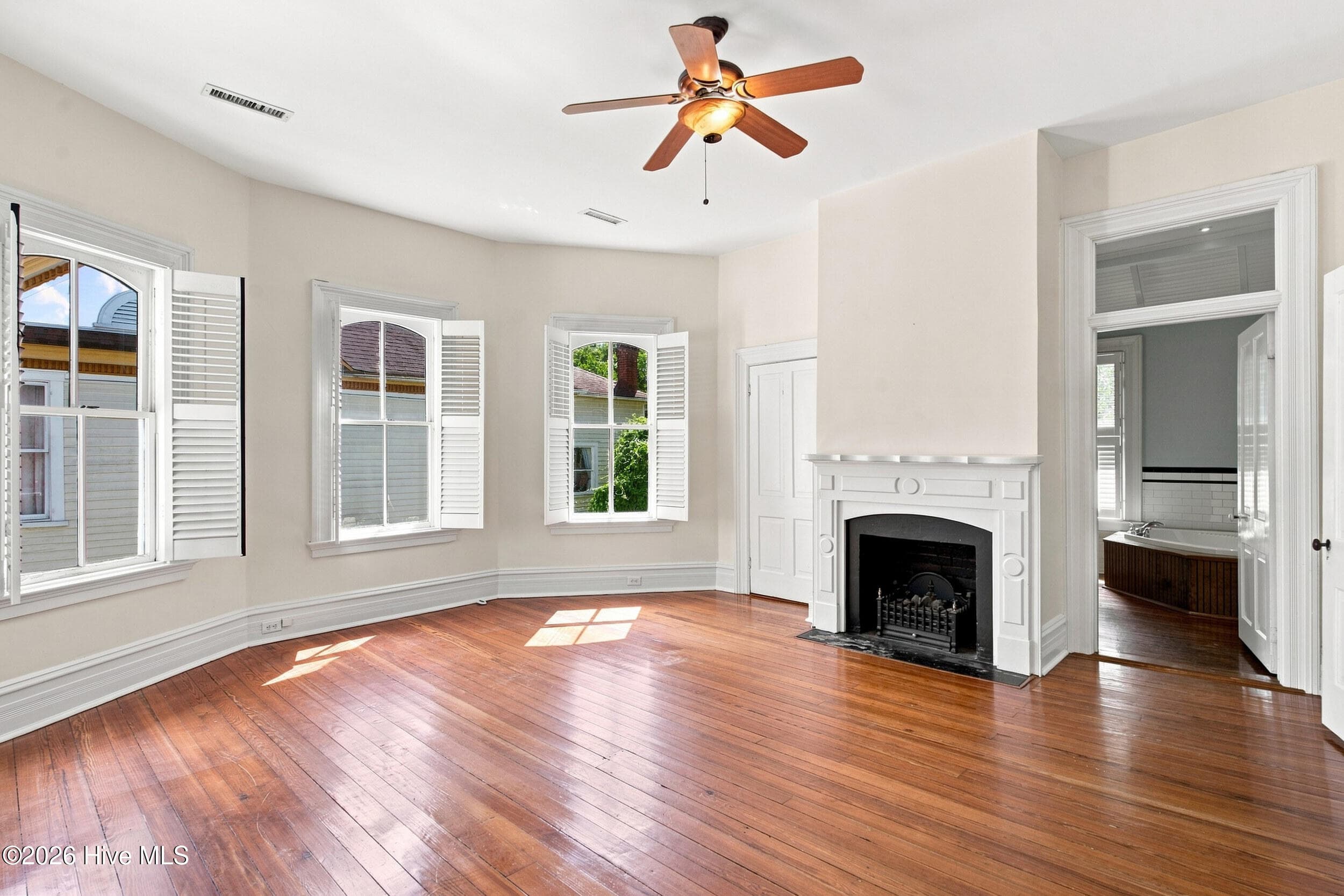 Single Family Residence at 306 S 4th Street, Wilmington, NC 28401, photo 5 of 7