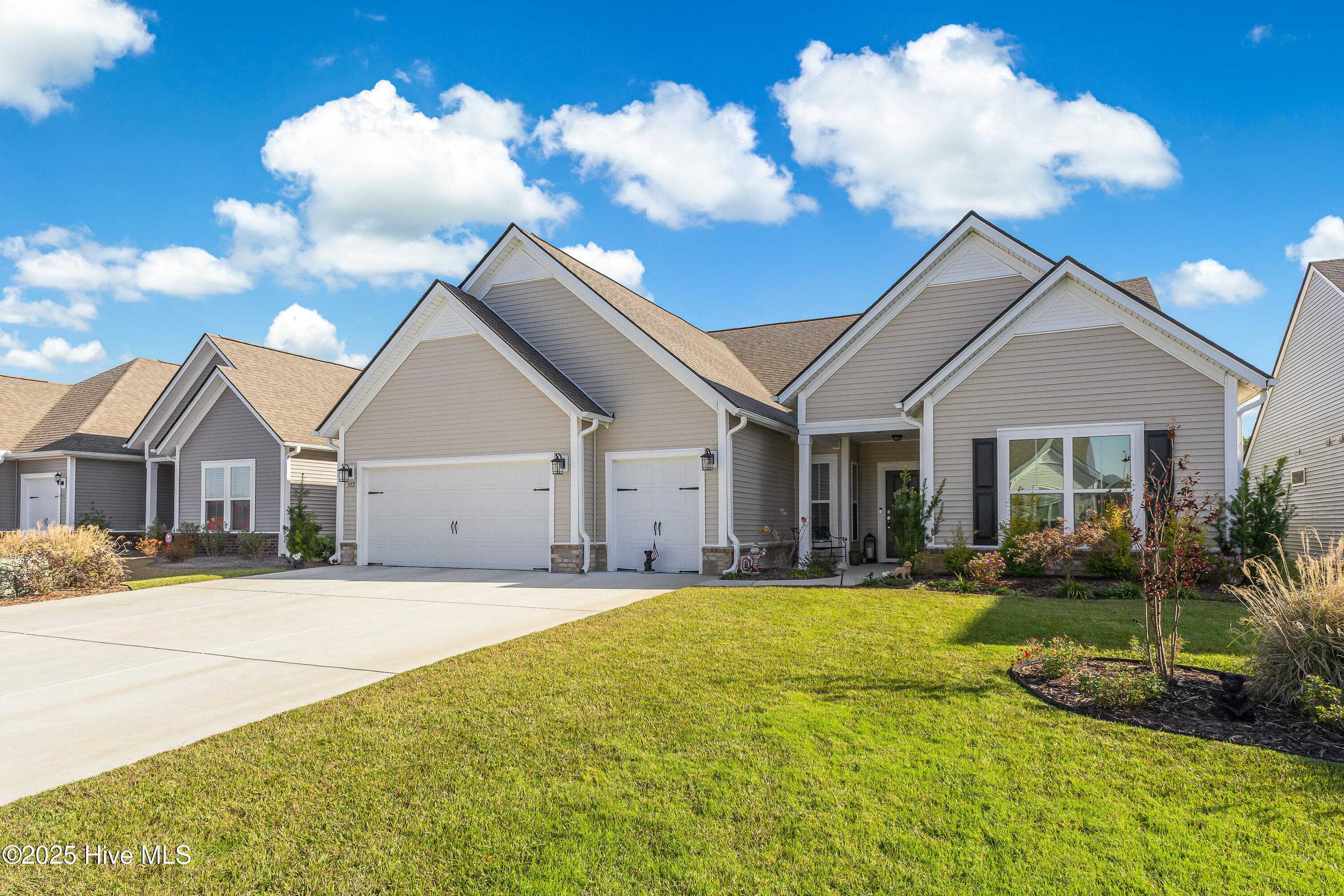 Single Family Residence at 113 Eagle Claw Drive, Calabash, NC 28467, photo 2 of 55