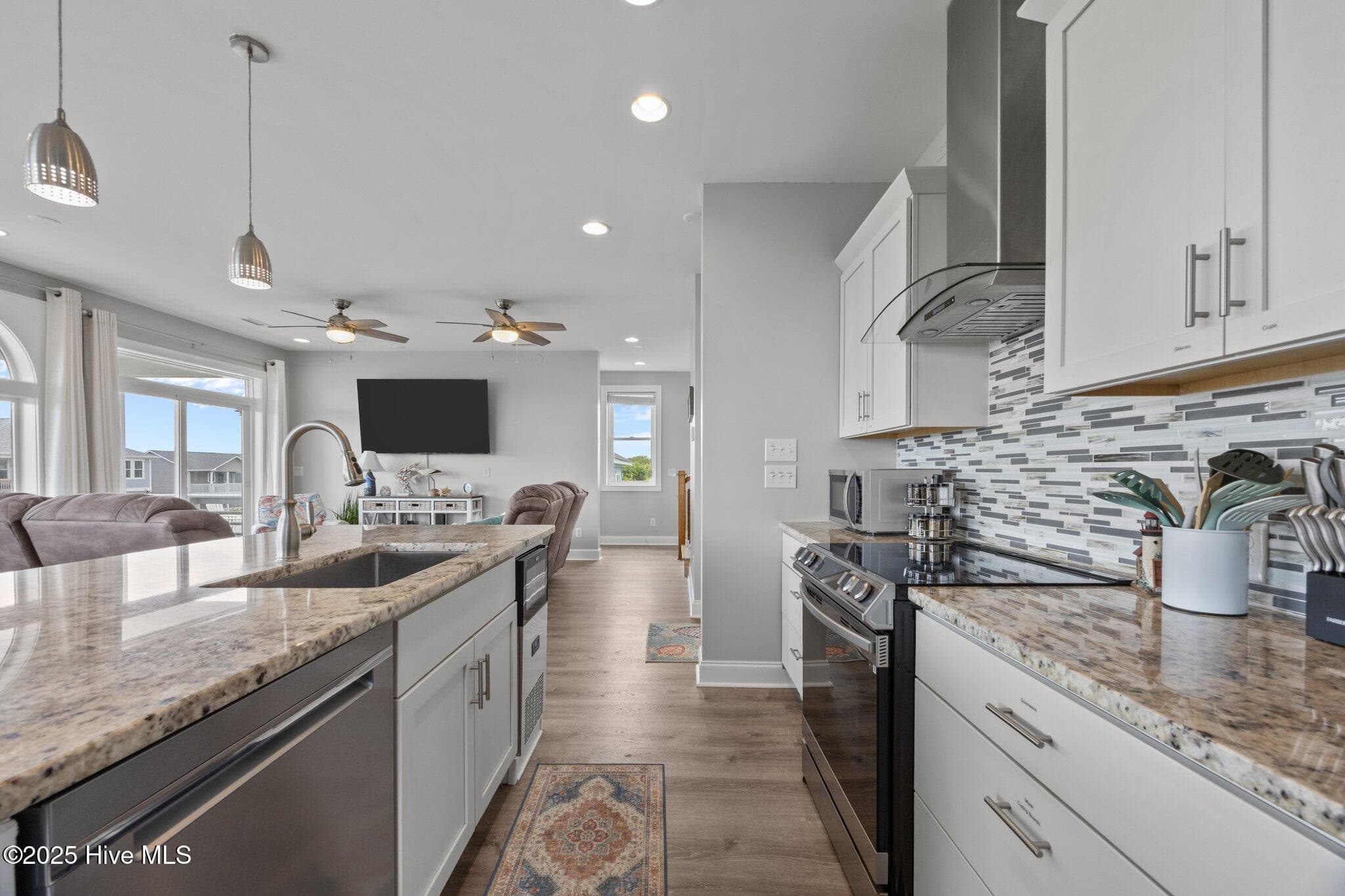 Single Family Residence at 6 Bottlenose Boulevard, North Topsail Beach, NC 28460, photo 26 of 51