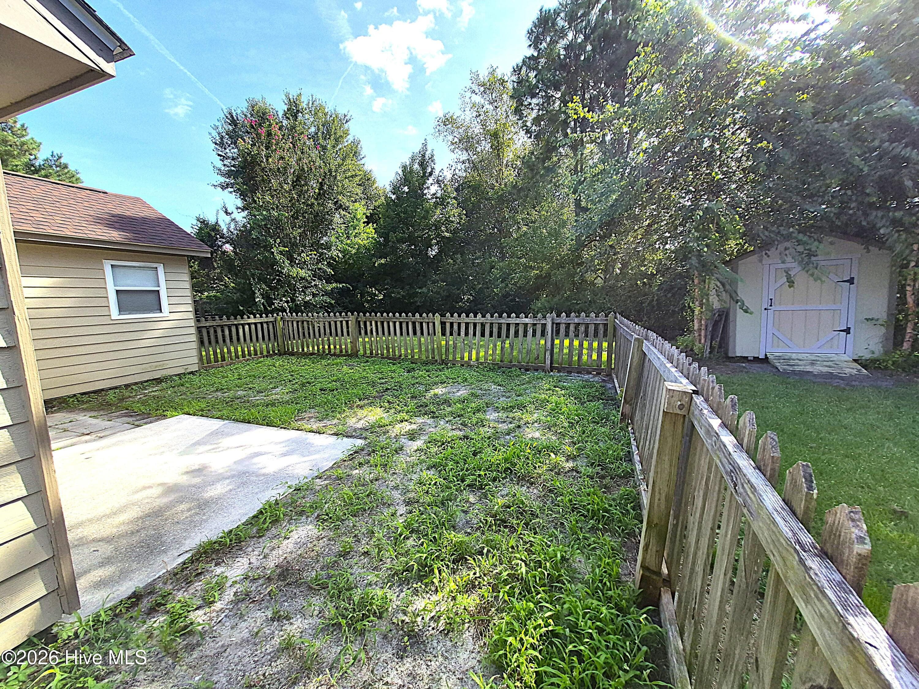 Single Family Residence at 809 Autumn Leaves Court, Wilmington, NC 28411, photo 8 of 26
