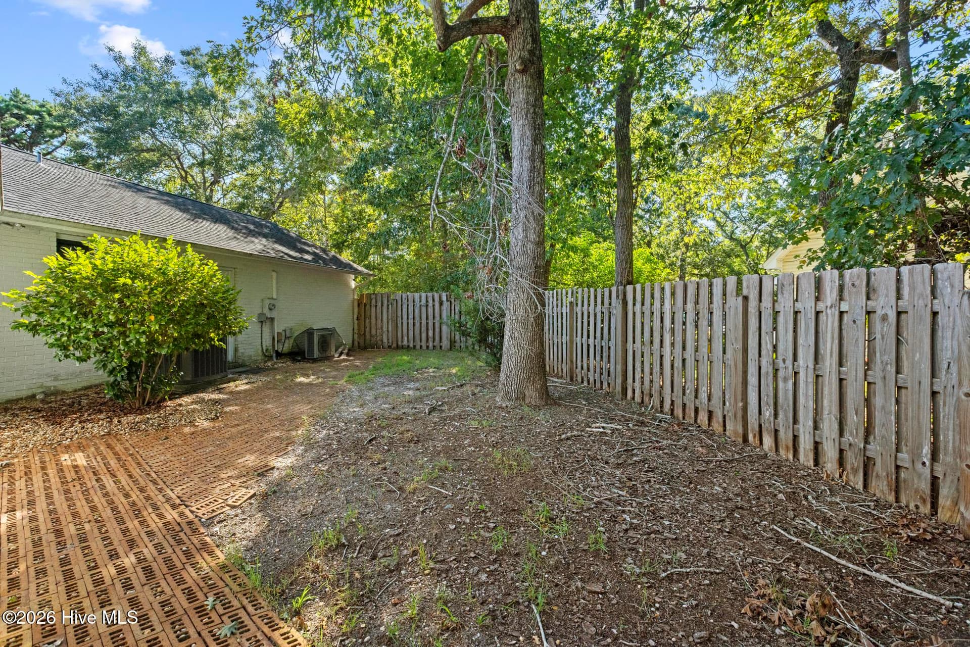 Single Family Residence at 216 Hickory Lane, Hampstead, NC 28443, photo 2 of 2