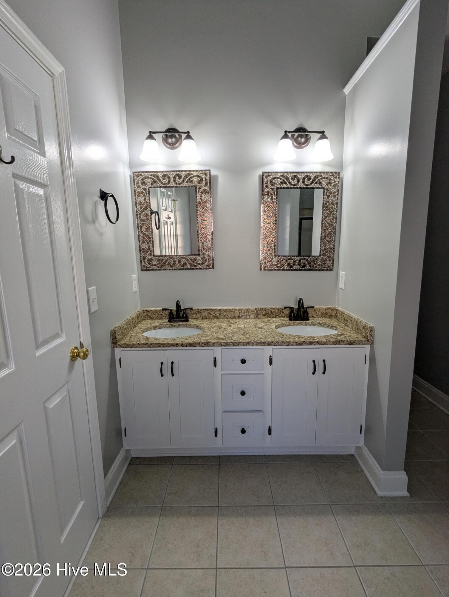 Single Family Residence at 39 Shandy Way, Hampstead, NC 28443, photo 15 of 66