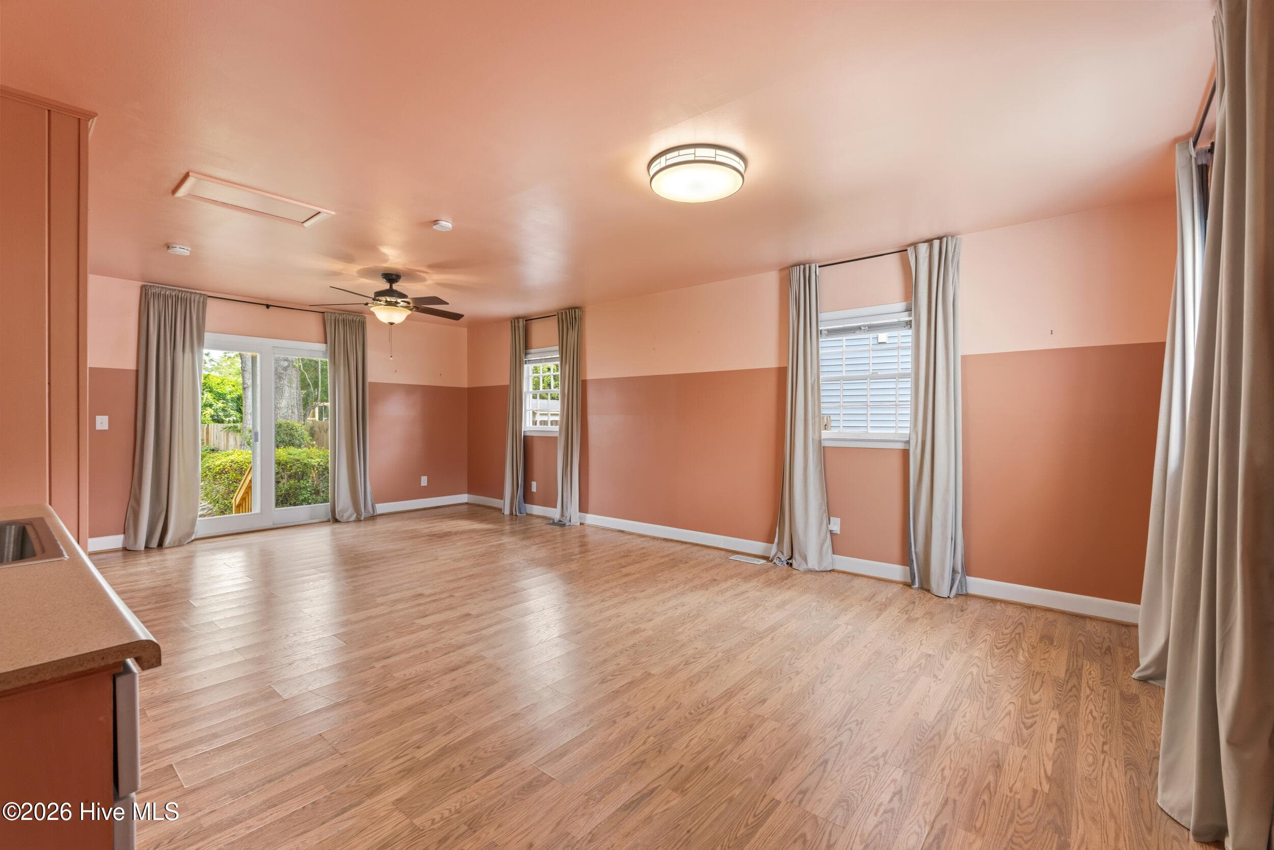 Single Family Residence at 4109 Peachtree Avenue, Wilmington, NC 28403, photo 33 of 50
