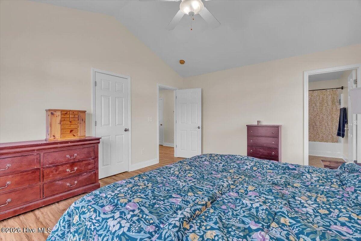 Single Family Residence at 118 Crooked Run Drive, New Bern, NC 28560, photo 31 of 49