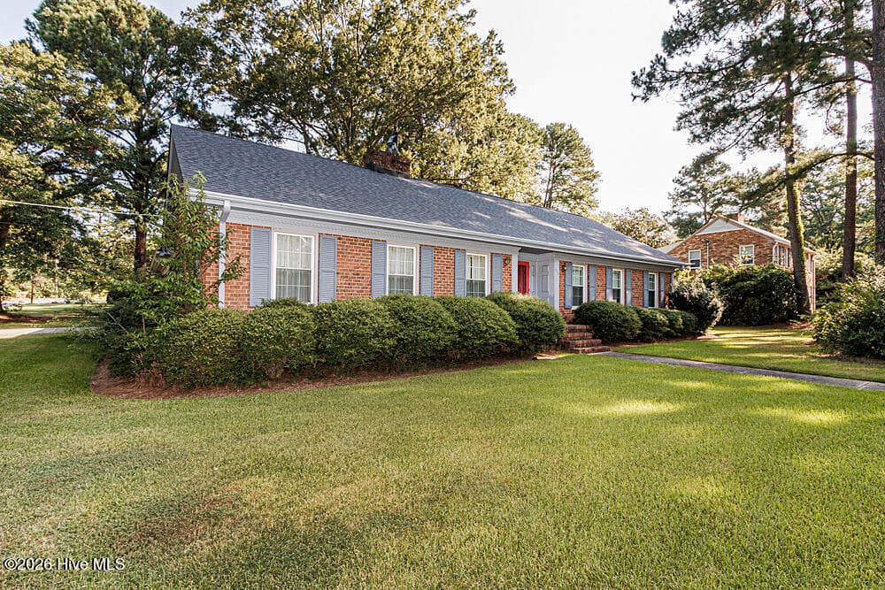 Single Family Residence at 218 Forest Hills Road NW, Wilson, NC 27896, photo 3 of 45