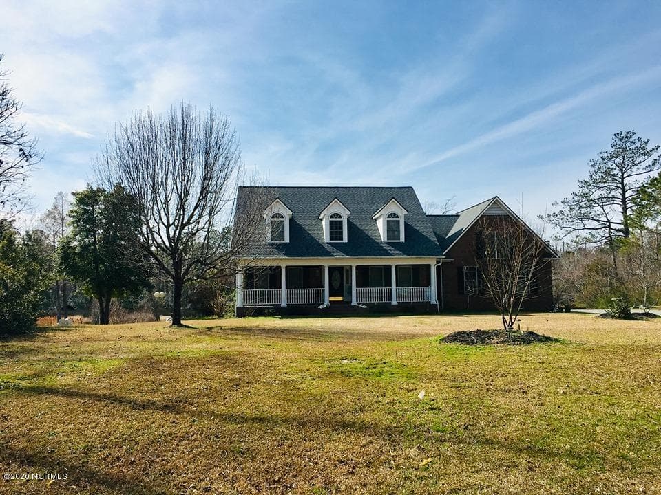 Single Family Residence at 613 Hughes Road, Hampstead, NC 28443, photo 4 of 8